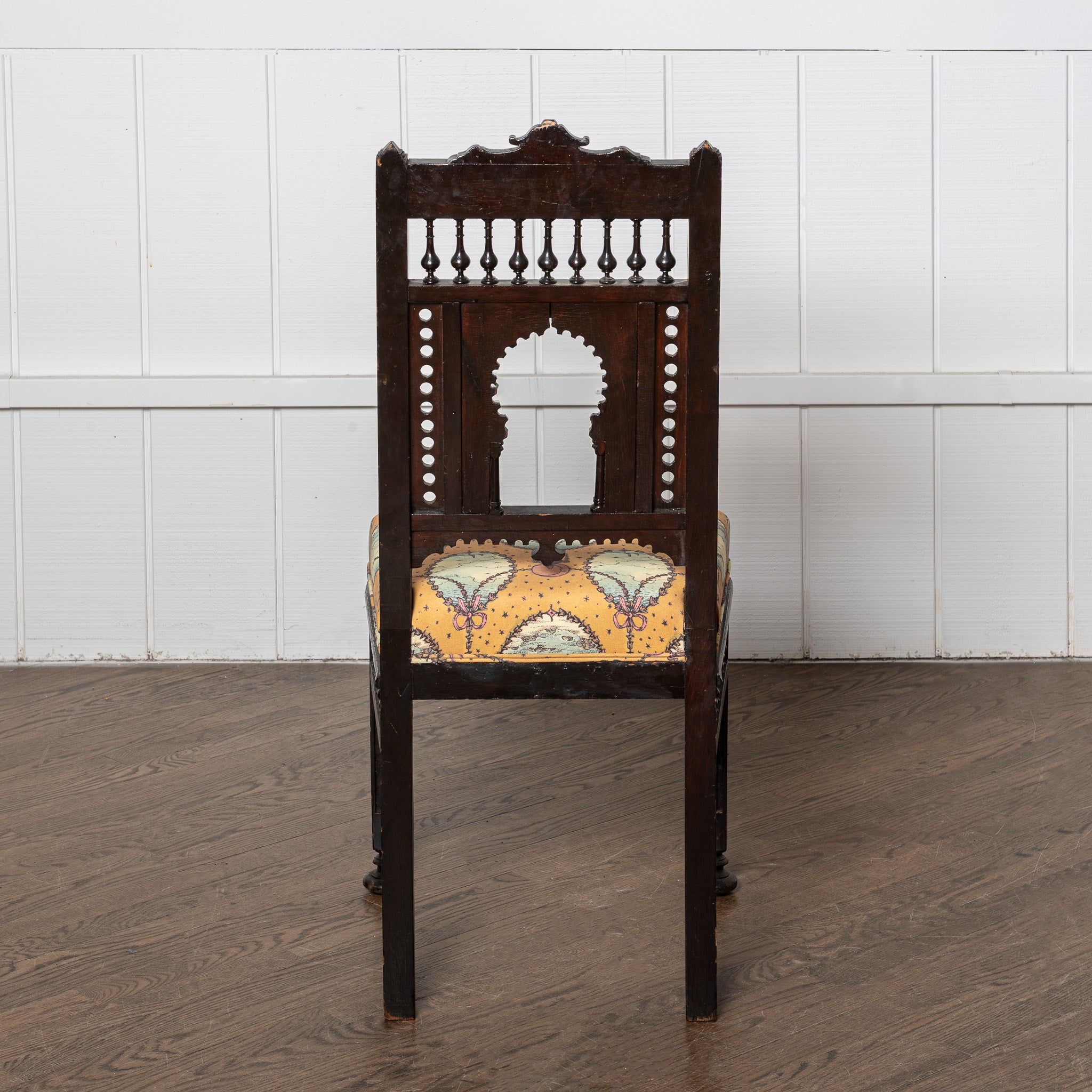 Aesthetic movement
Syrian chair with script