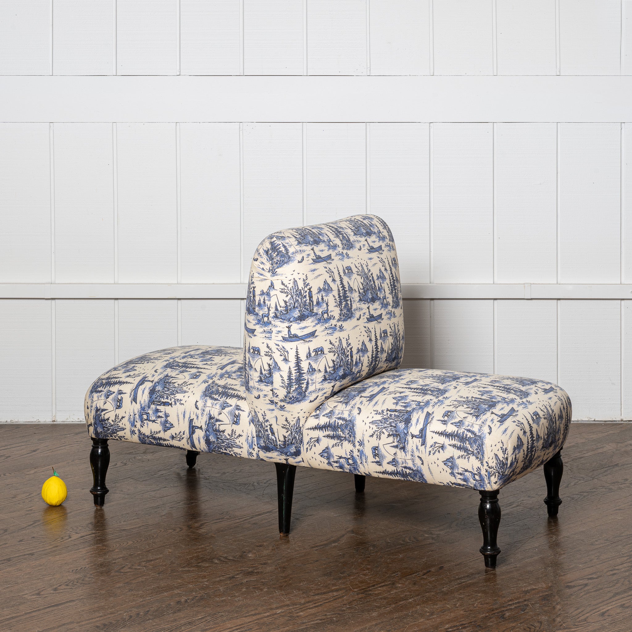 Tête-à-tête newly upholstered