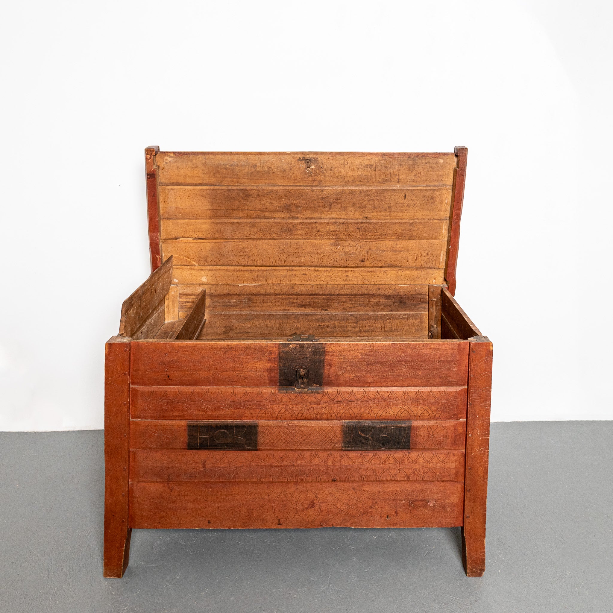 19th century American folk art carved Pensivania Dutch chest