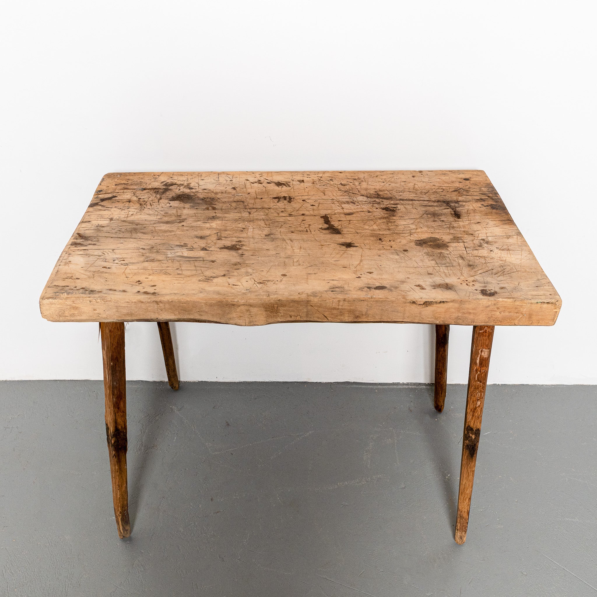 18th / 19th century American folk art peg leg table