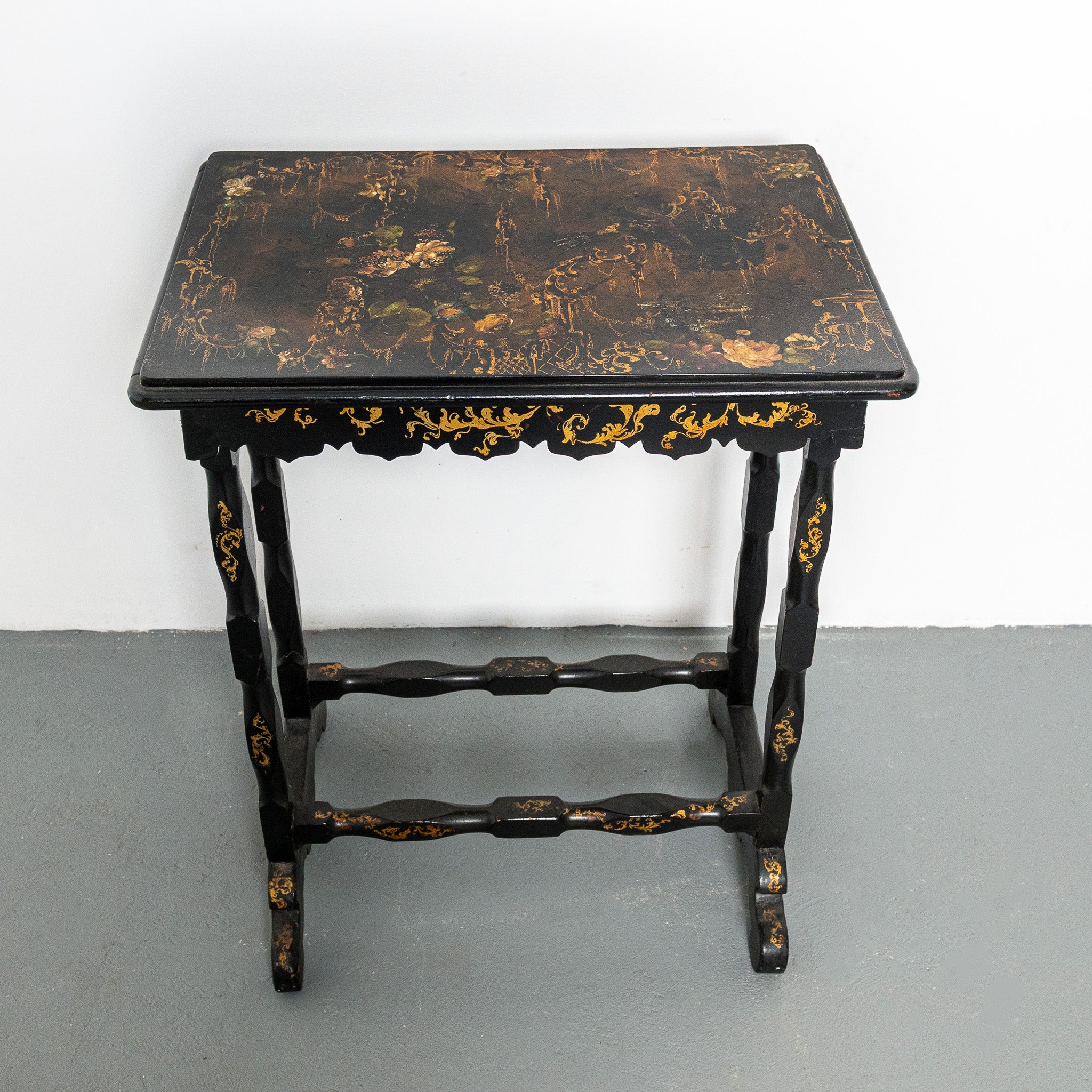 19th century English Japaned side table