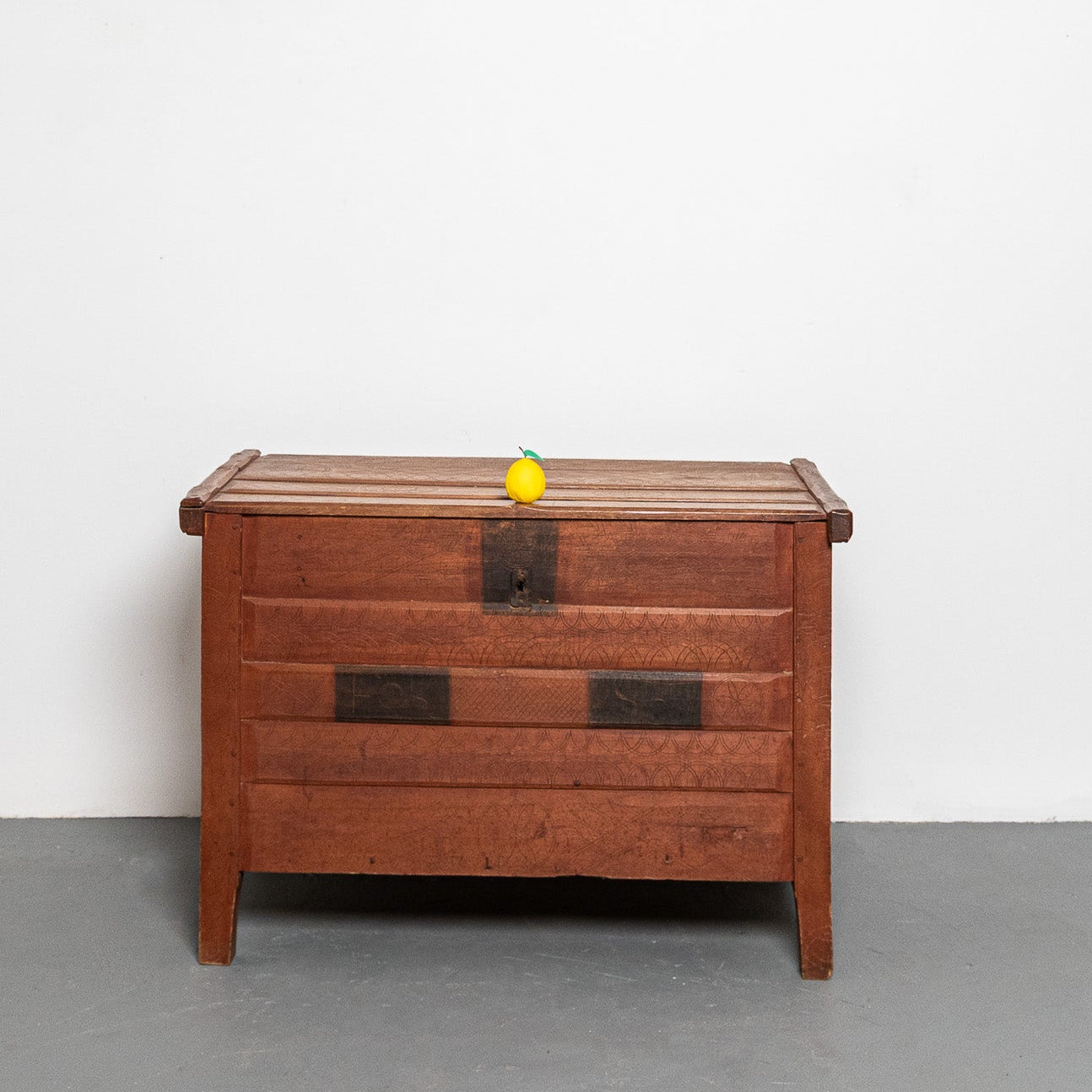 19th century American folk art carved Pensivania Dutch chest