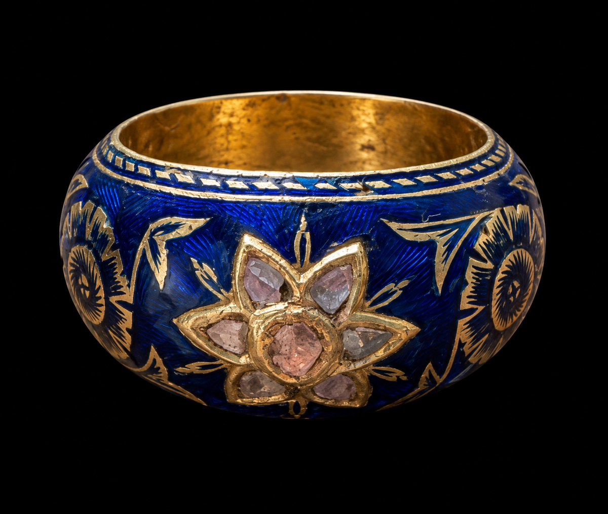 19TH CENTURY INDIAN MUGHAL BLUE ENAMEL AND DIAMOND RING ON BLACK BACKGROUND