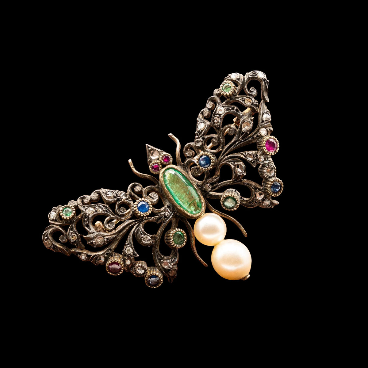19TH CENTURY AUSTRO HUNGARIAN BEJEWELED BUTTERFLY BROOCH — detail view
