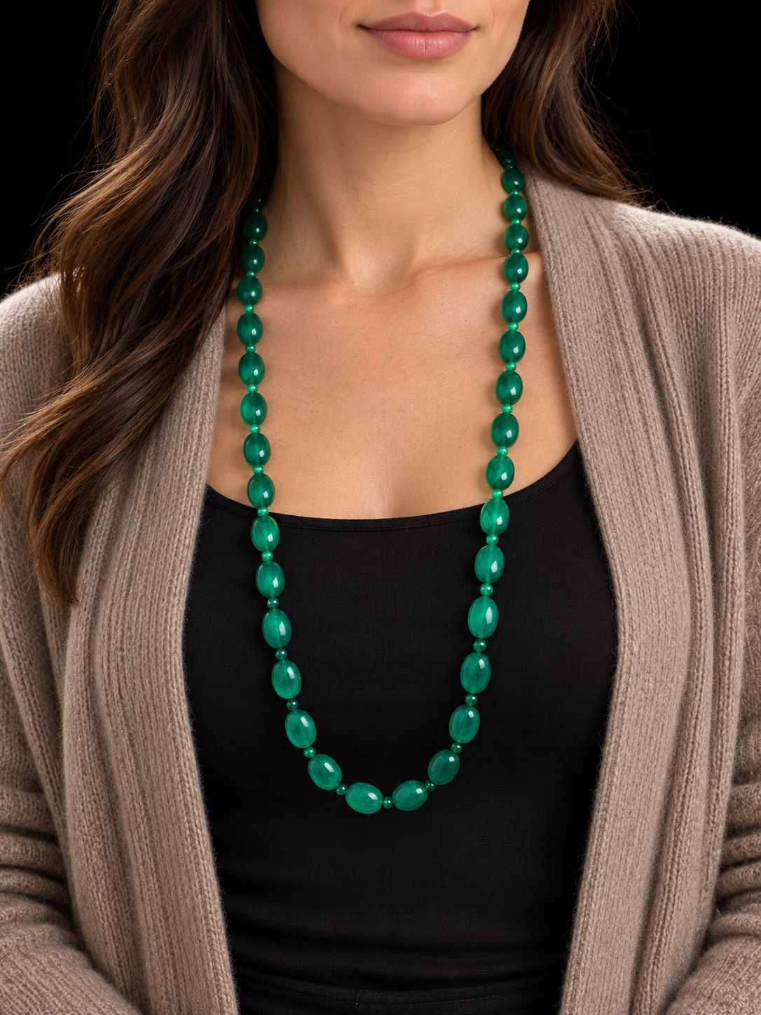 ILLUSTRATIVE MODEL RENDERING: 28-INCH NECKLACE WITH CASHMERE, BLACK BACKGROUND