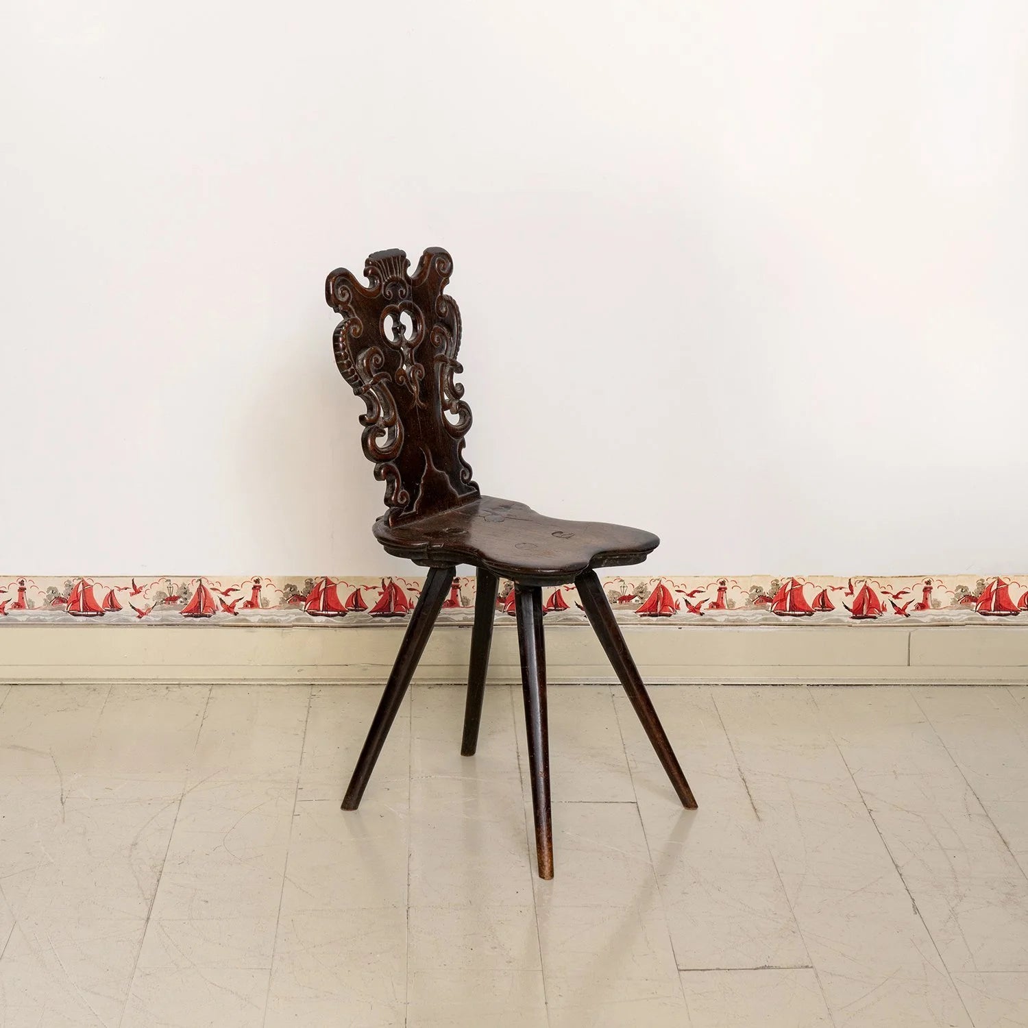18TH CENTURY CARVED GERMAN HALL CHAIR