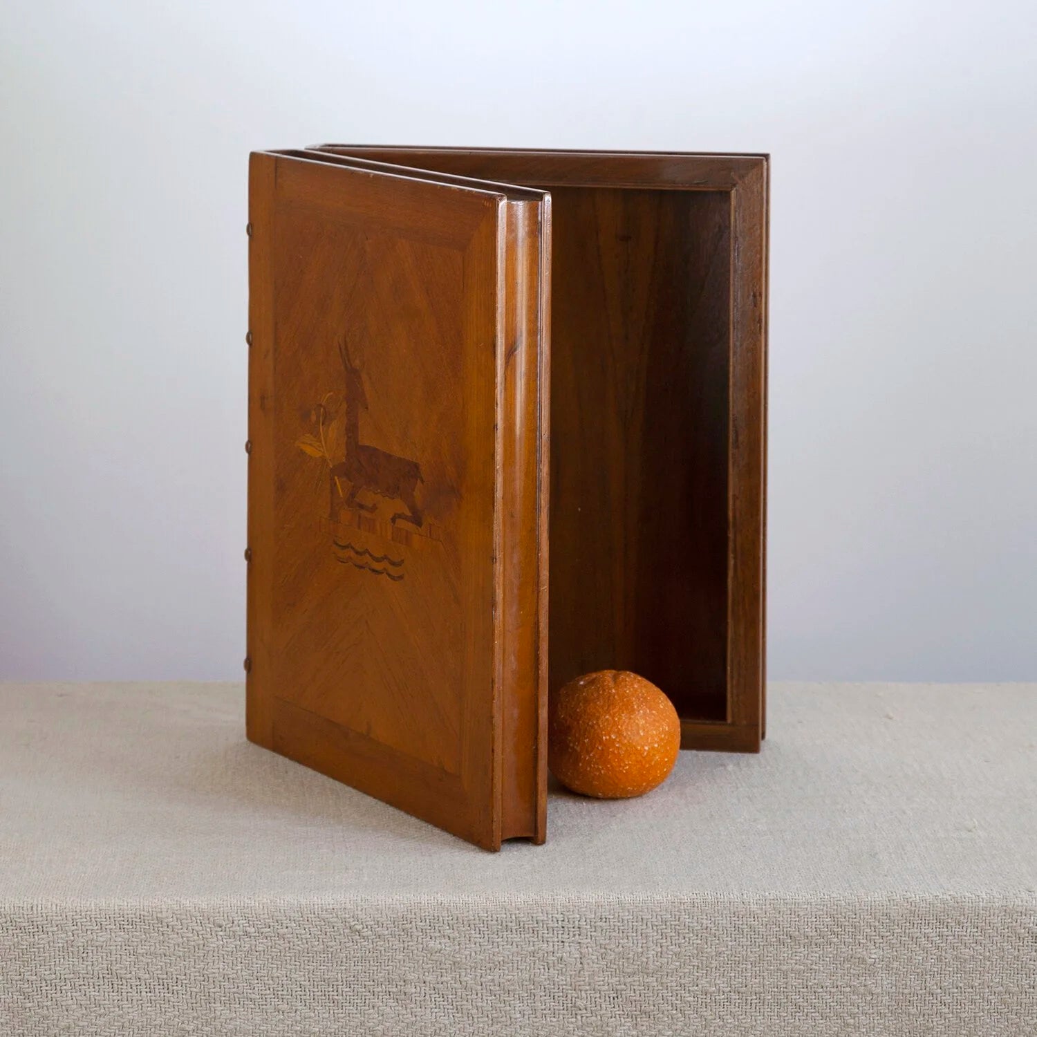 FINE ART DECO WOOD INLAY BOX