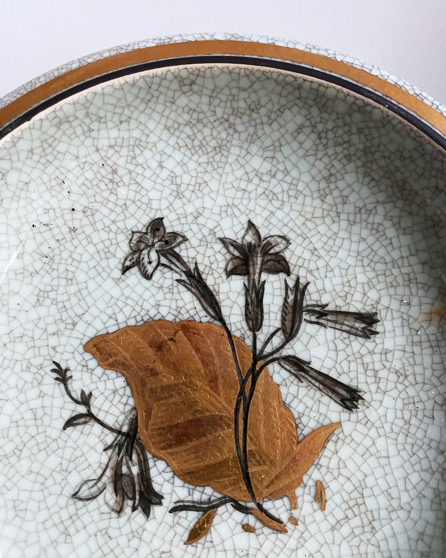 VINTAGE ROYAL COPENHAGEN NICOTIANA CRACKLE GLAZE DISH