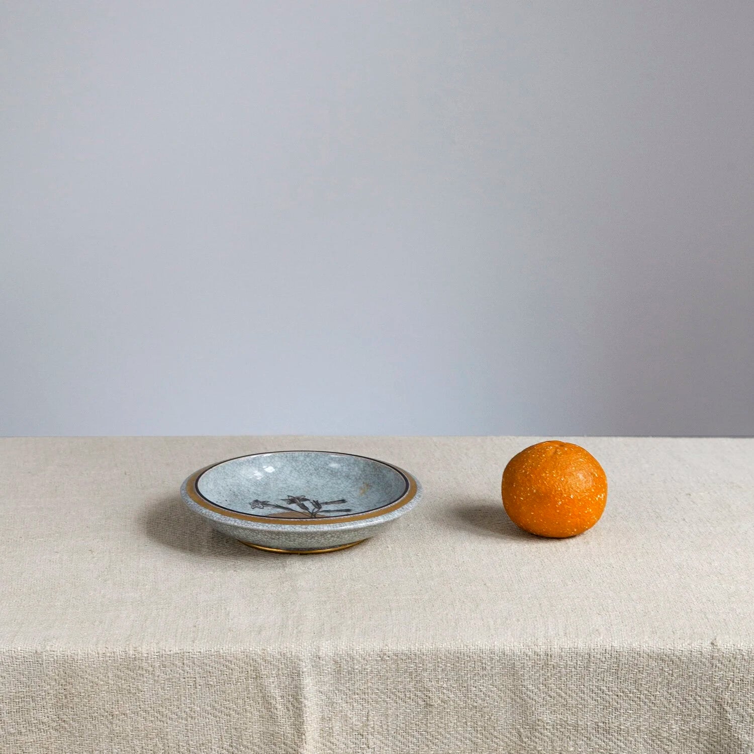 VINTAGE ROYAL COPENHAGEN NICOTIANA CRACKLE GLAZE DISH