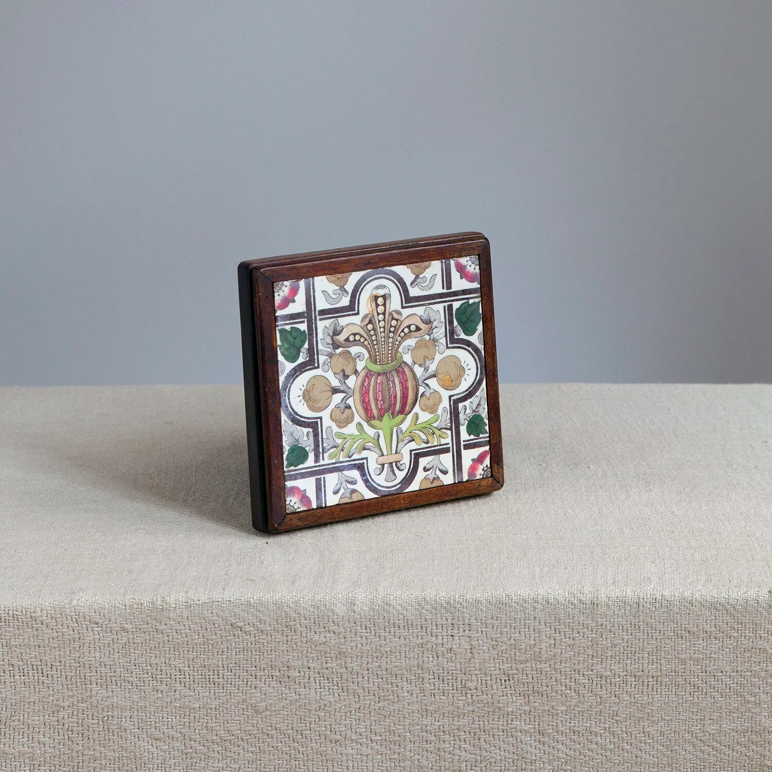 FRAMED MINTON TILE TRIVET