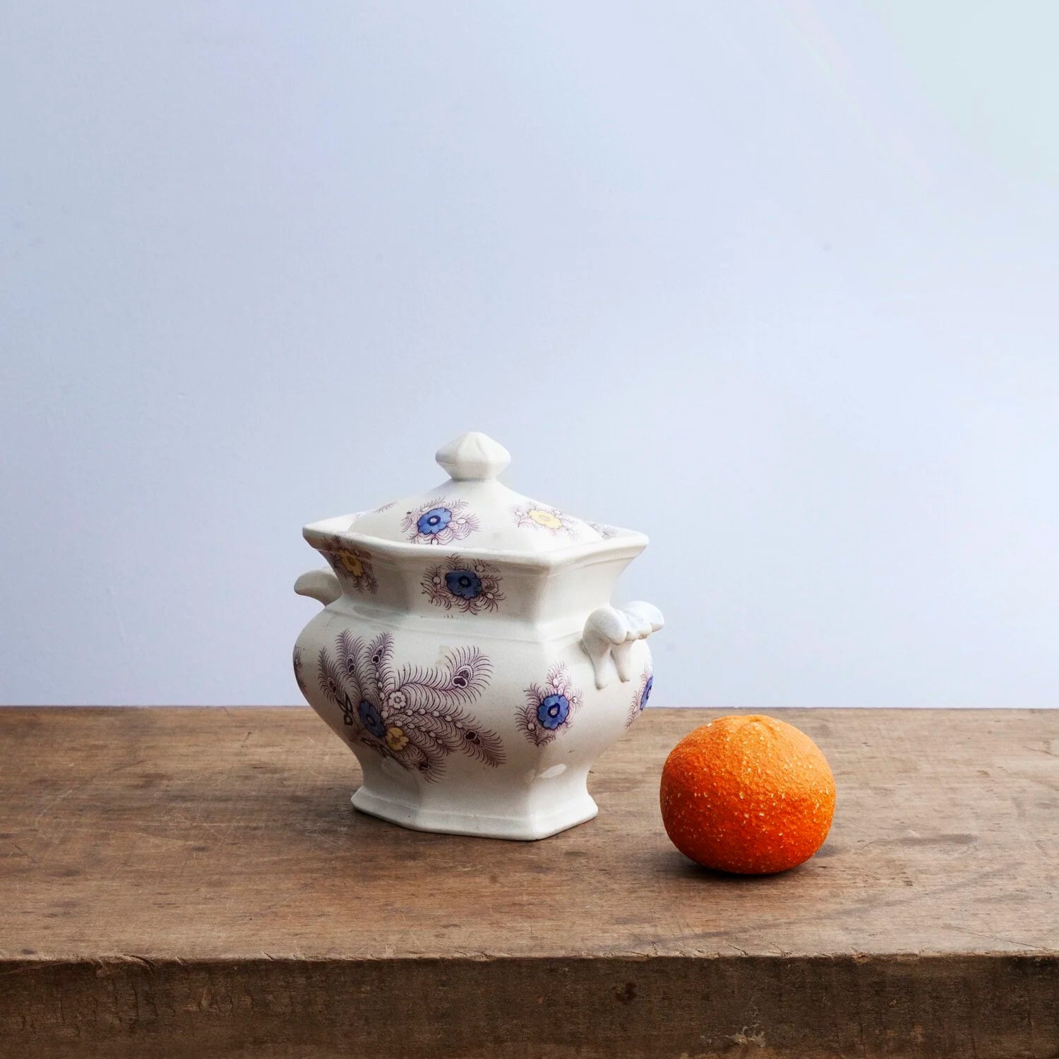 ANTIQUE LIDDED CERAMIC POT