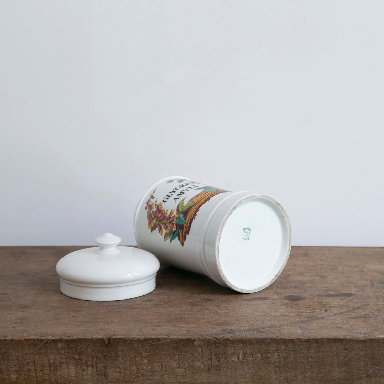 ANTIQUE APOTHECARY JAR