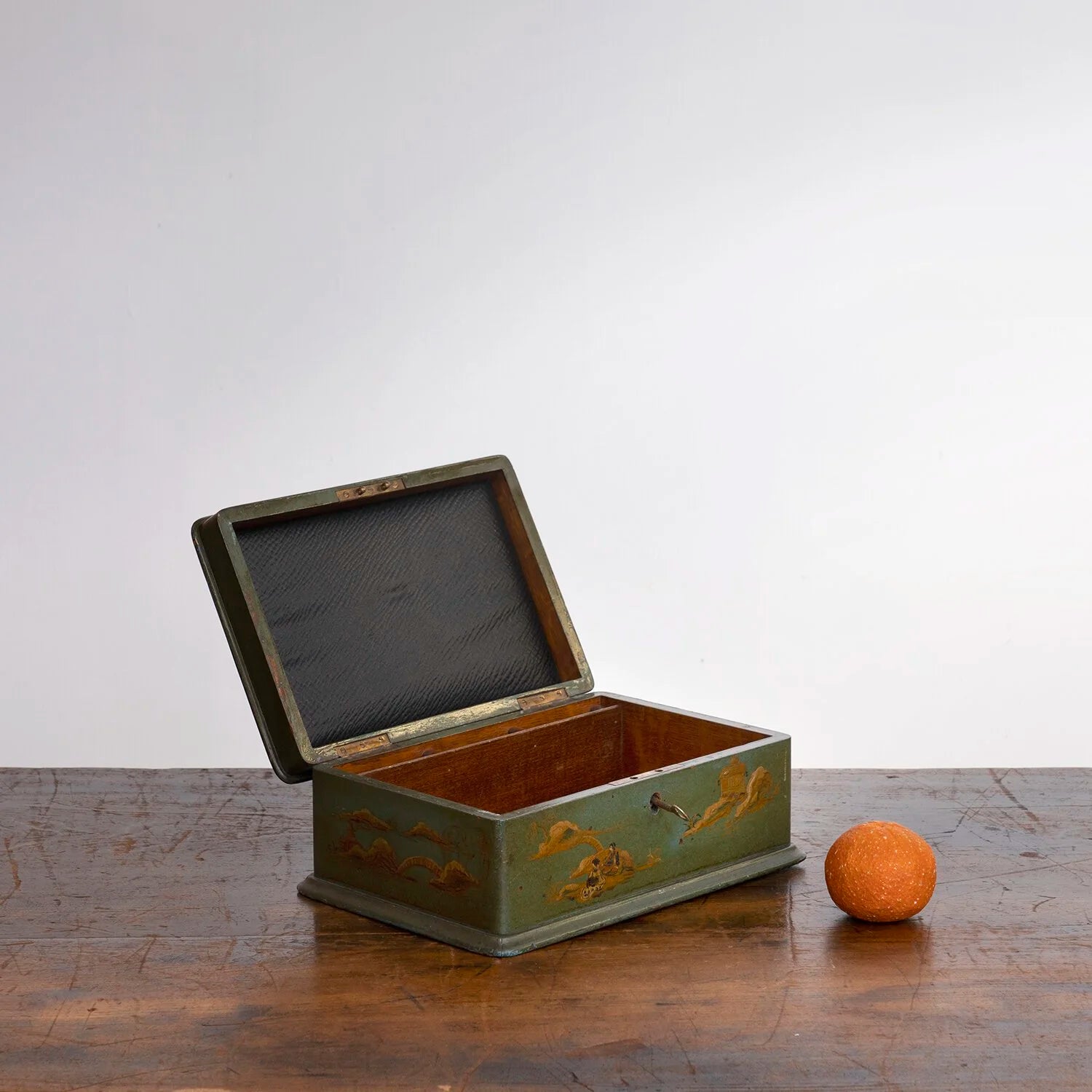 CHINOISERIE PAINT DECORATED BOX