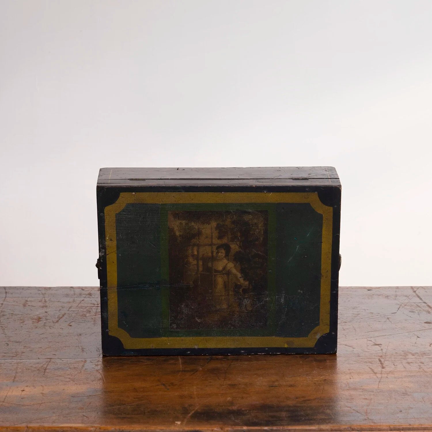 EMPIRE PAINT DECORATED PAPER BOX