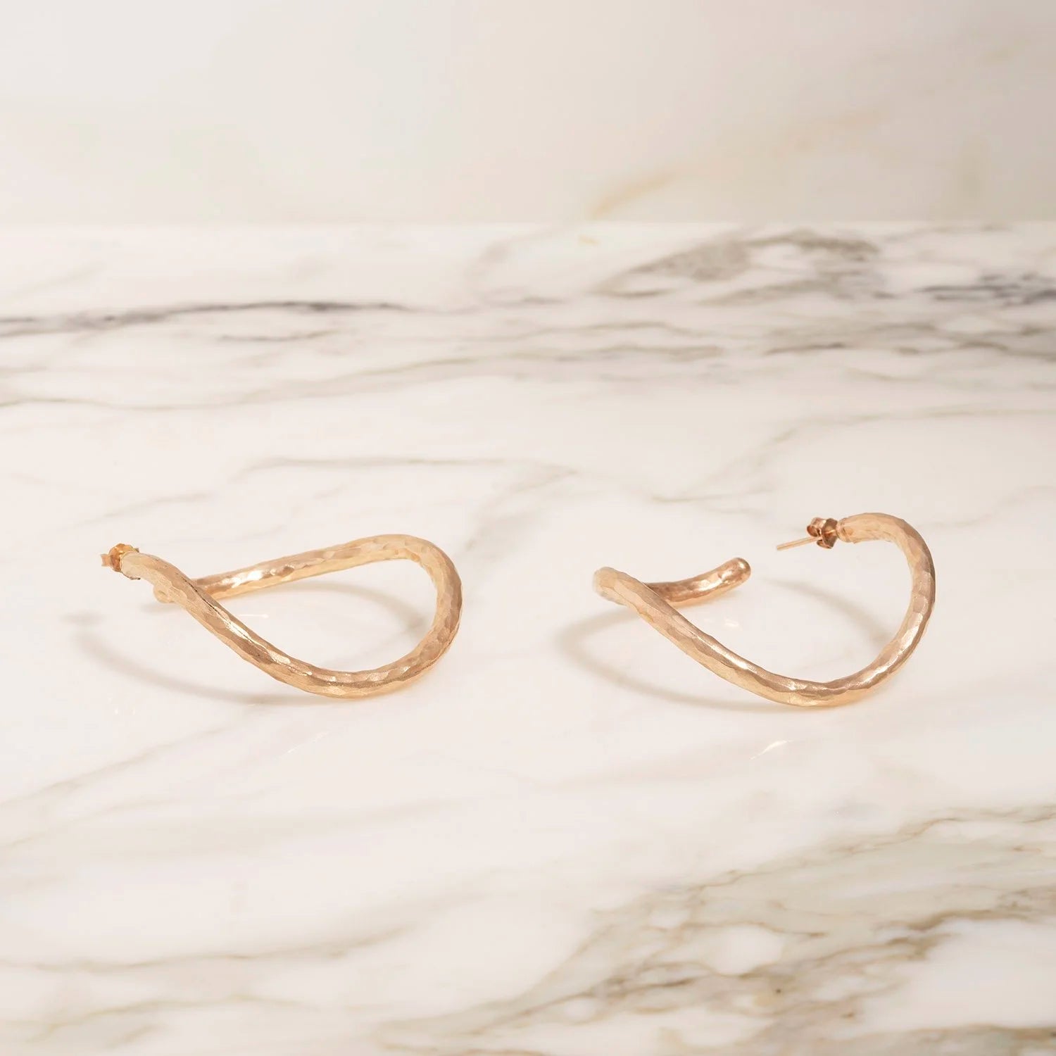FREE FORM HOOP EARRINGS