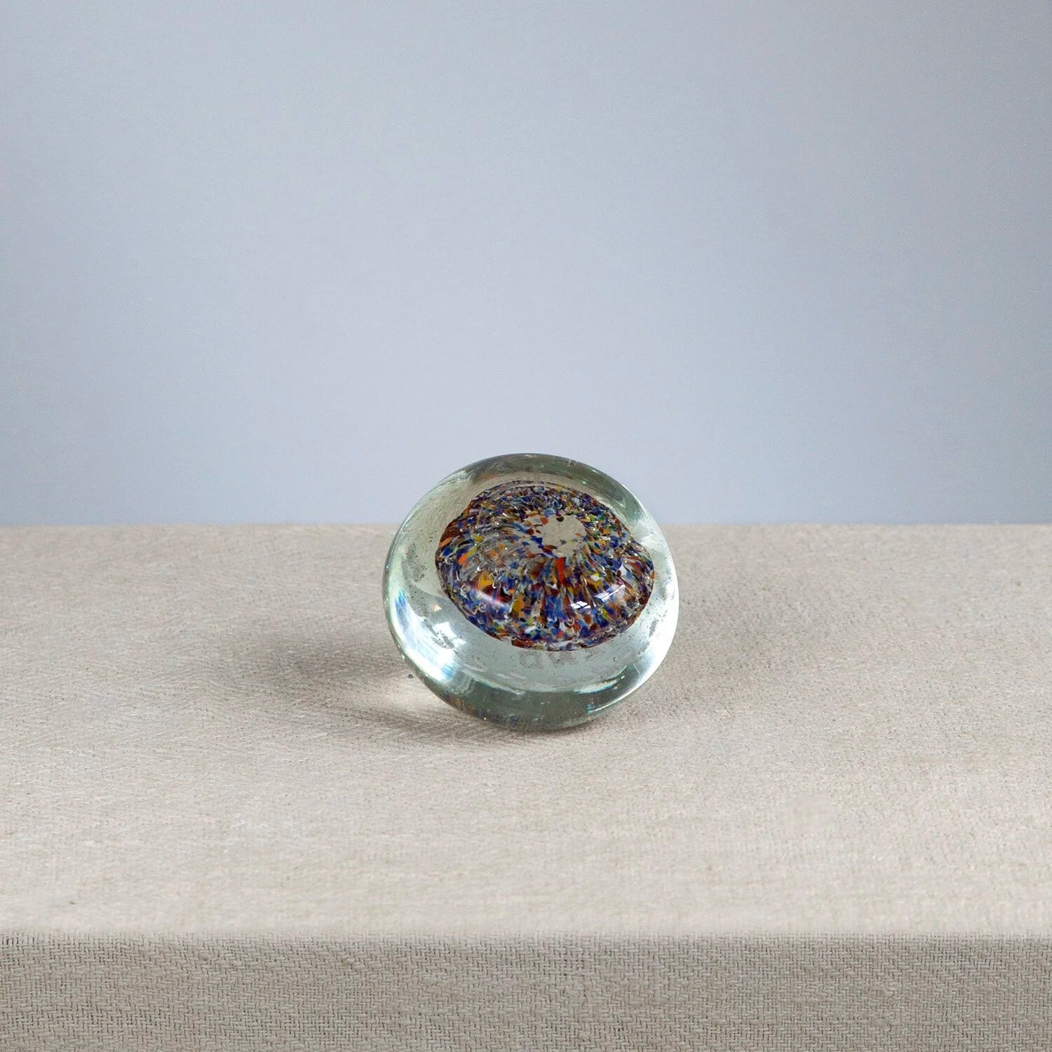 19TH CENTURY AMERICAN BLOWN GLASS PAPER WEIGHT