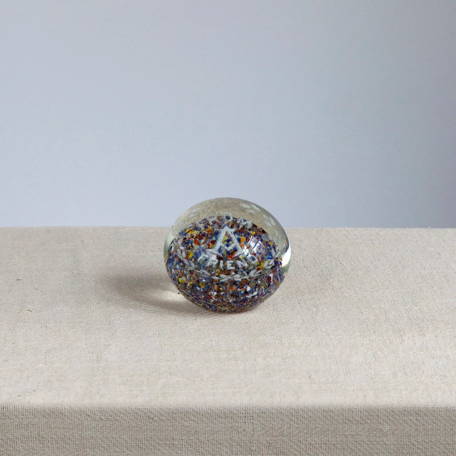 19TH CENTURY AMERICAN BLOWN GLASS PAPER WEIGHT