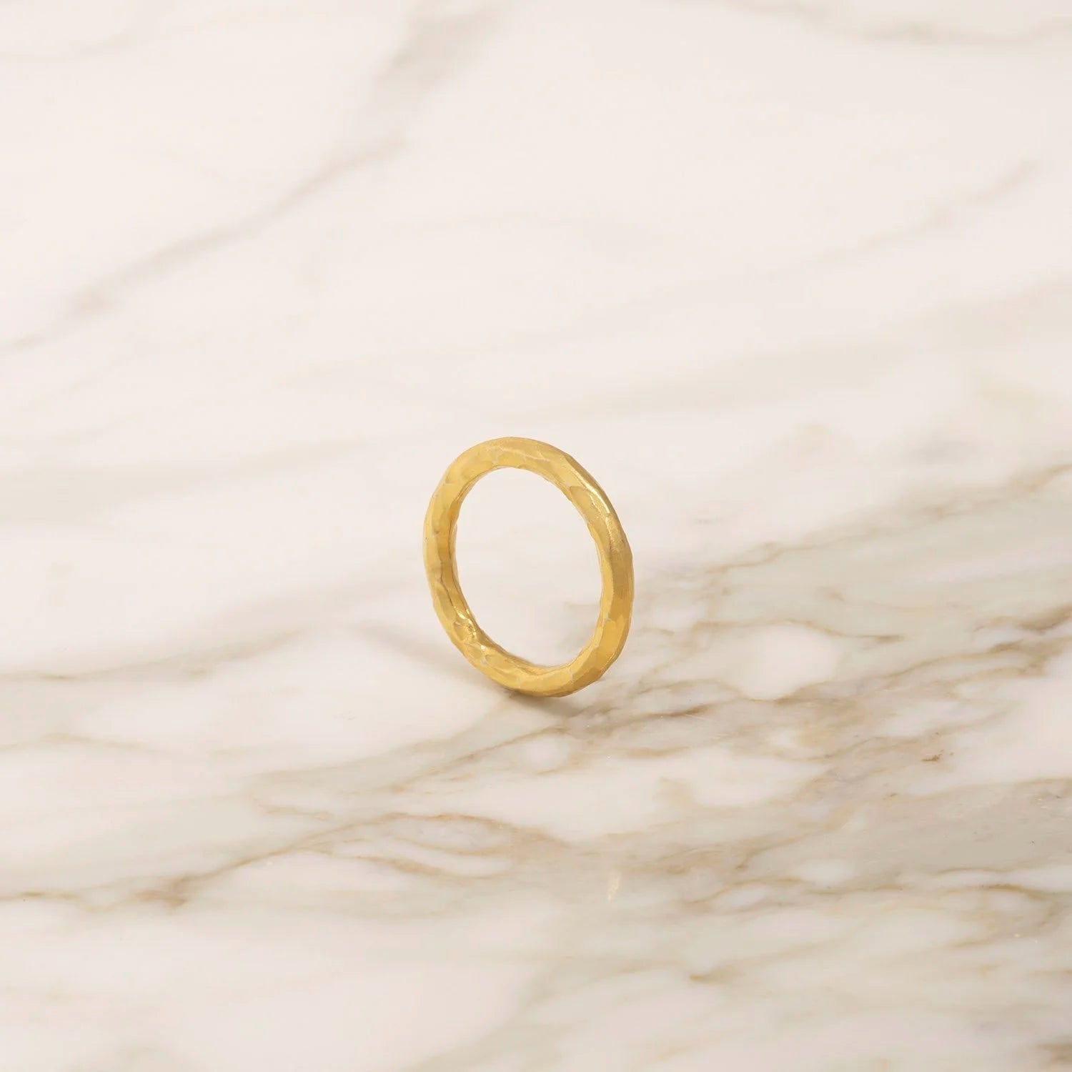 HAMMERED RING