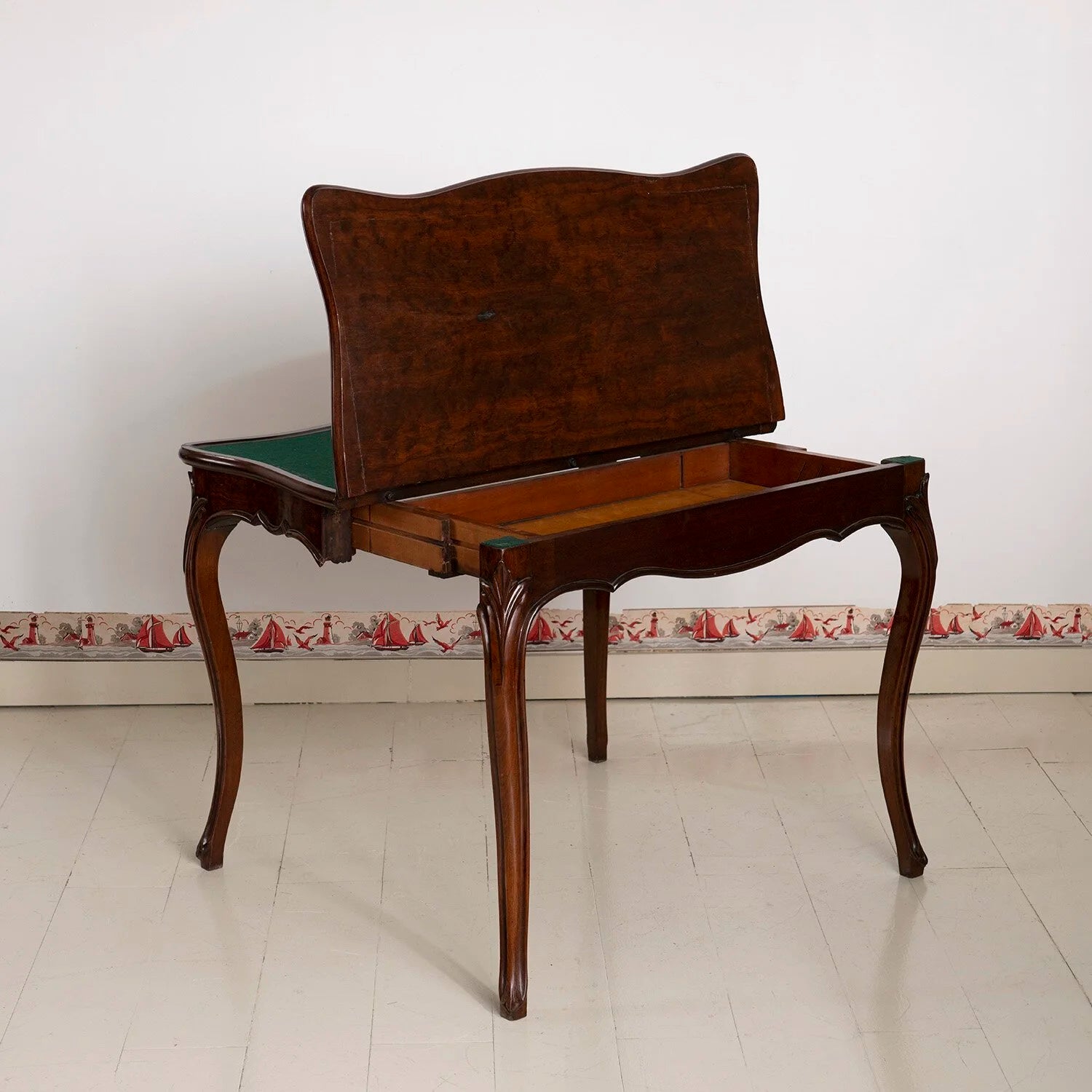 LOUIS PHILIPPE CONSOLE GAMES TABLE