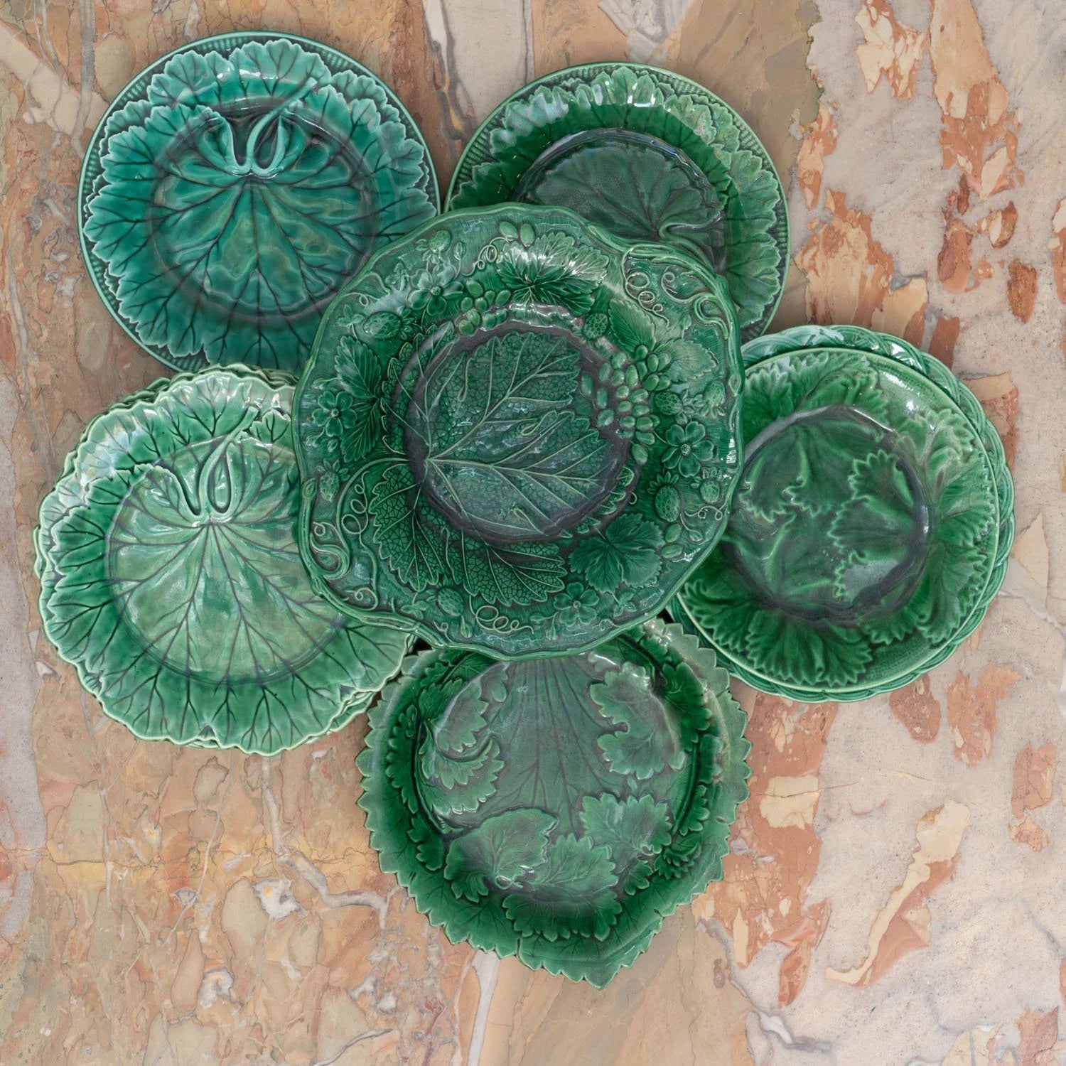 WEDGWOOD MAJOLICA CABBAGE DISH