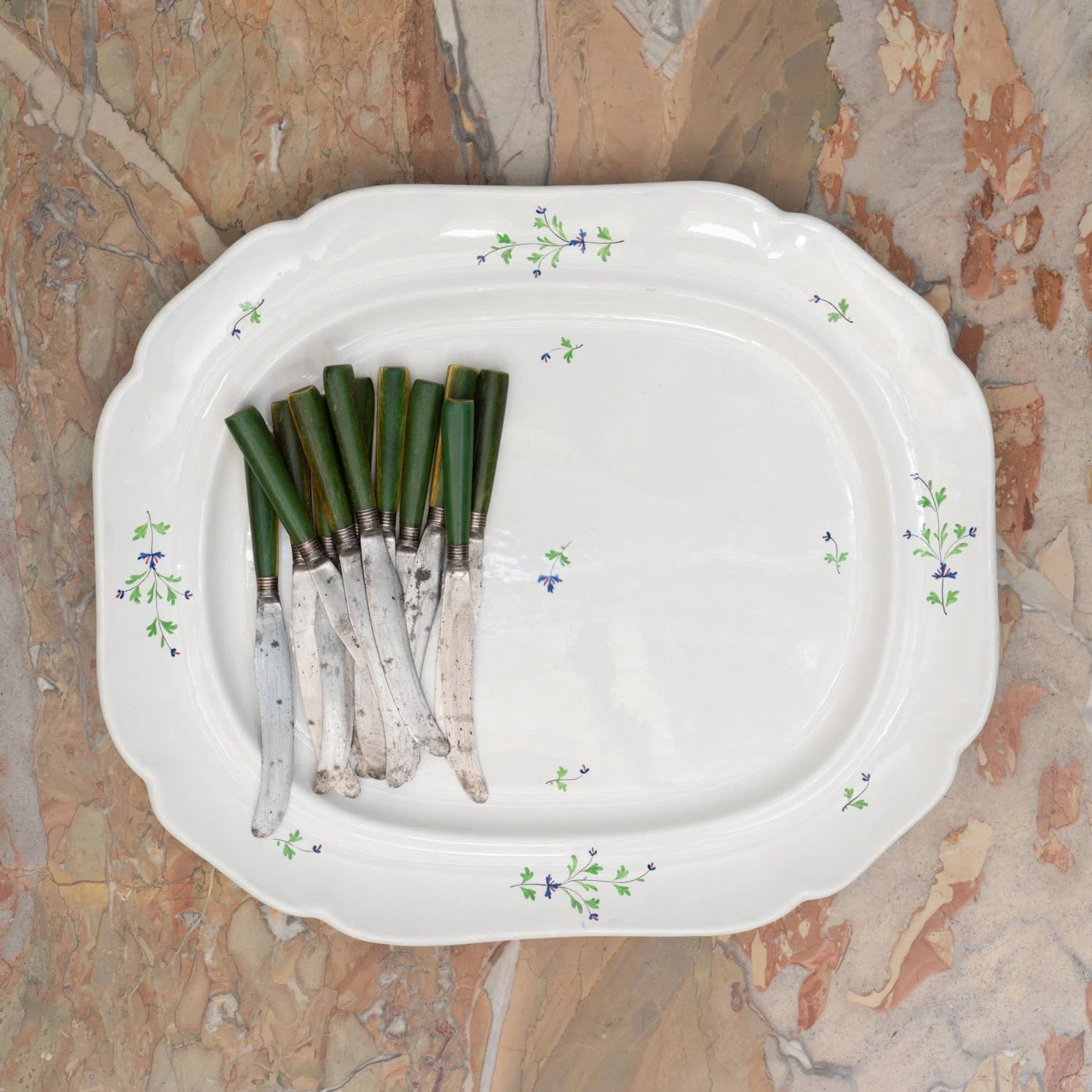 ANTIQUE PAIR OF HAND PAINTED PLATTERS