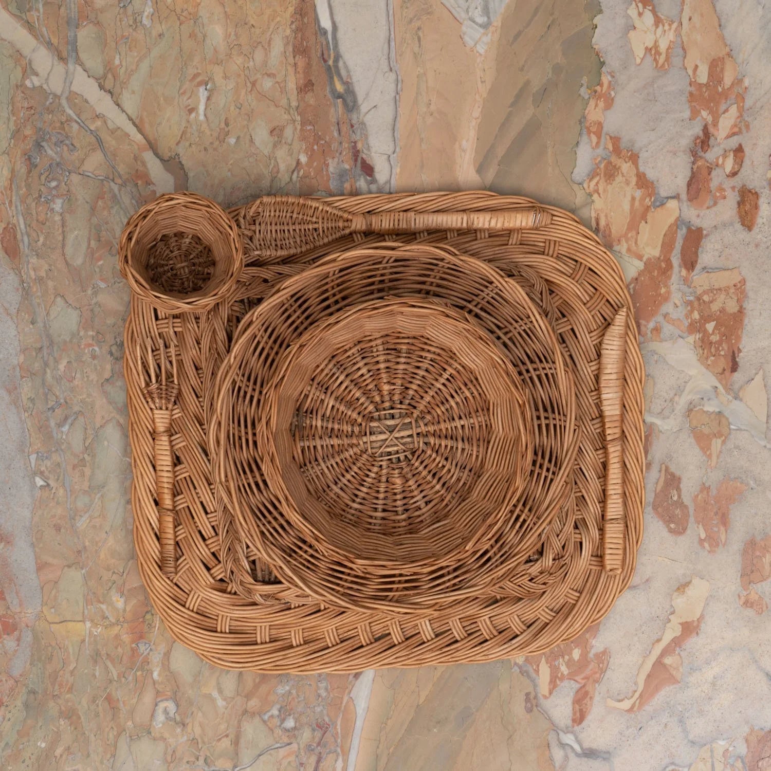 CASA LOPEZ RATTAN PLACE SETTING SCULPTURE