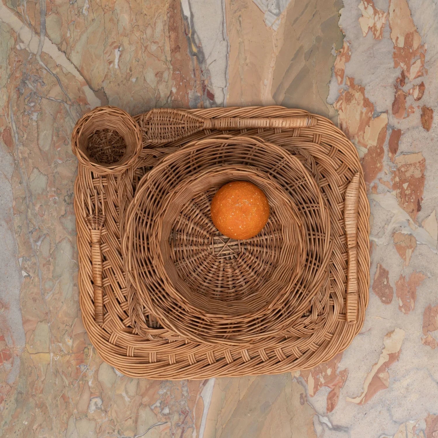 CASA LOPEZ RATTAN PLACE SETTING SCULPTURE