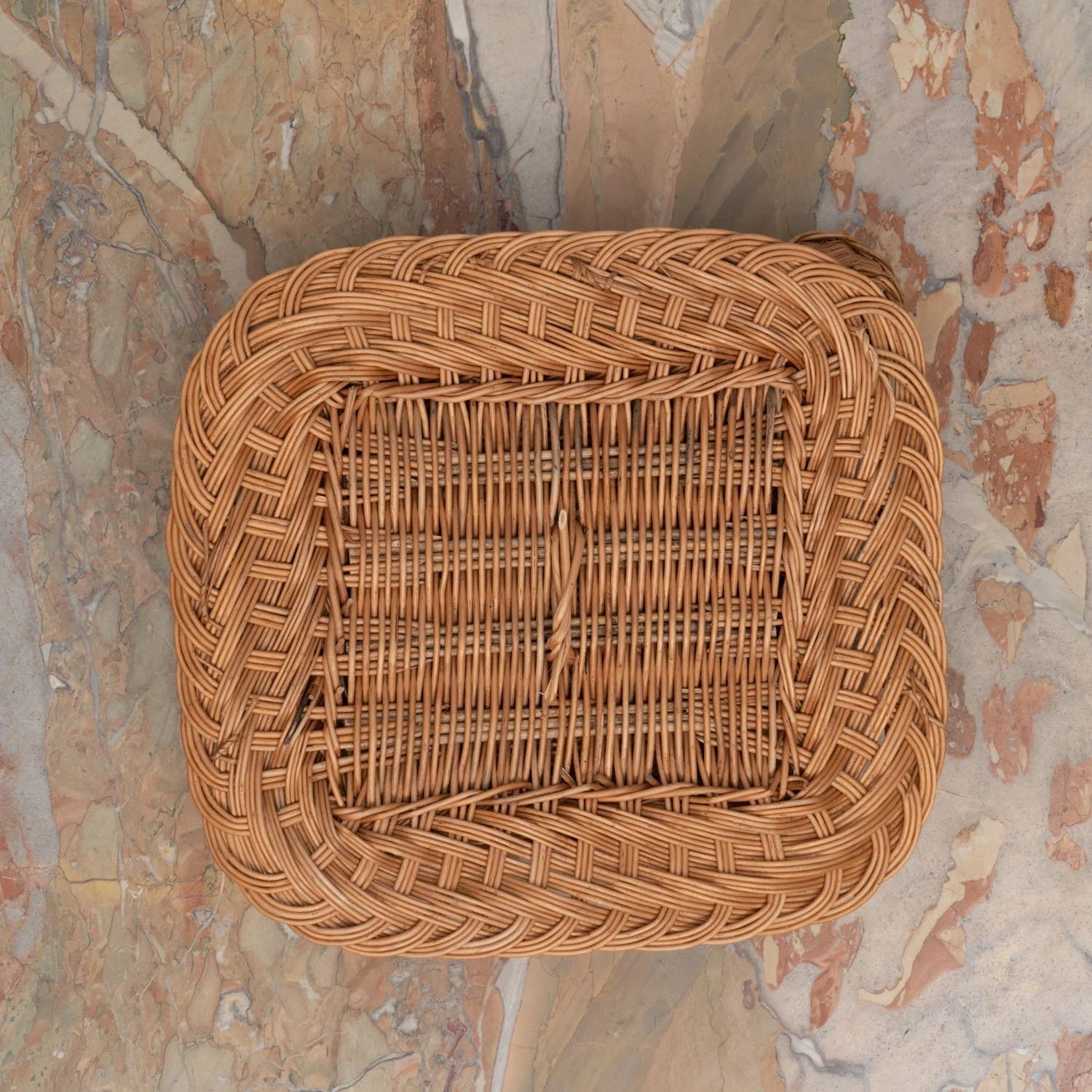 CASA LOPEZ RATTAN PLACE SETTING SCULPTURE