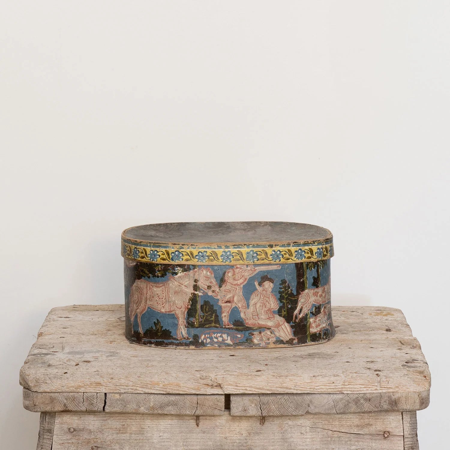 AMERICAN FOLK ART WALLPAPER COVERED BANDED BOX
