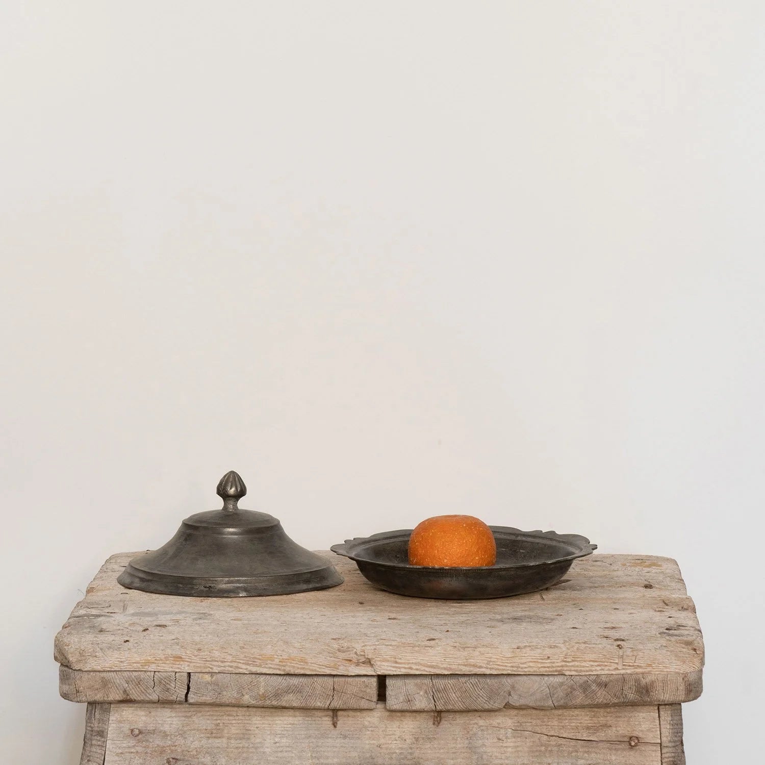 OTTOMAN COVERED SERVING DISH III