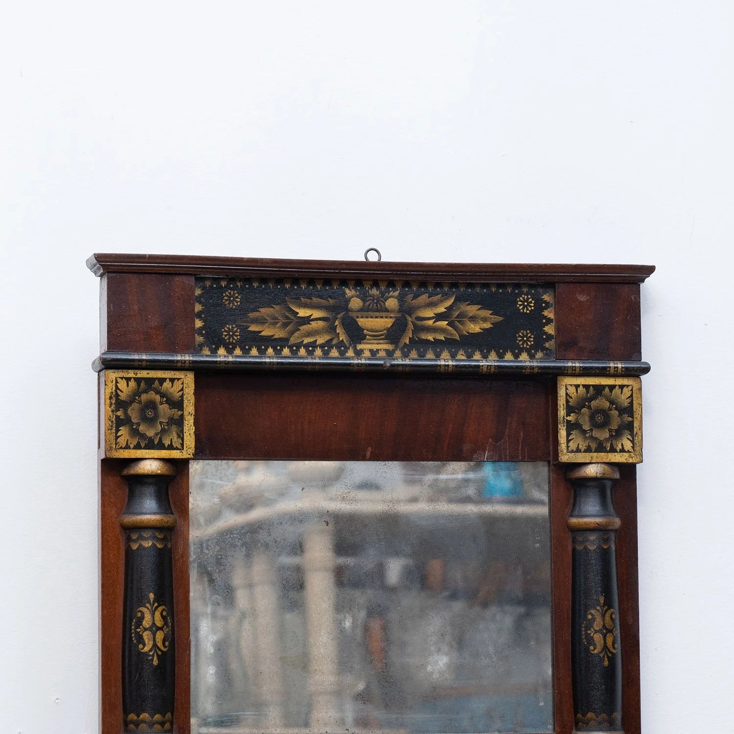 ANTIQUE AMERICAN SHERATON STYLE MIRROR