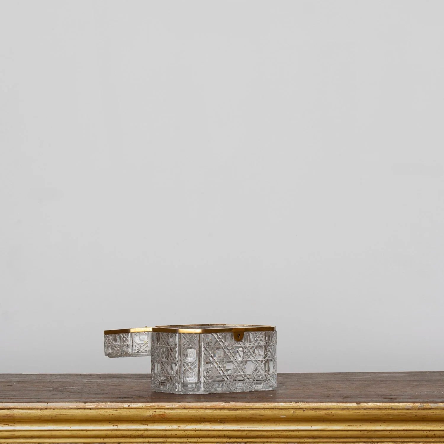 LARGE CUT CRYSTAL TABLE BOX
