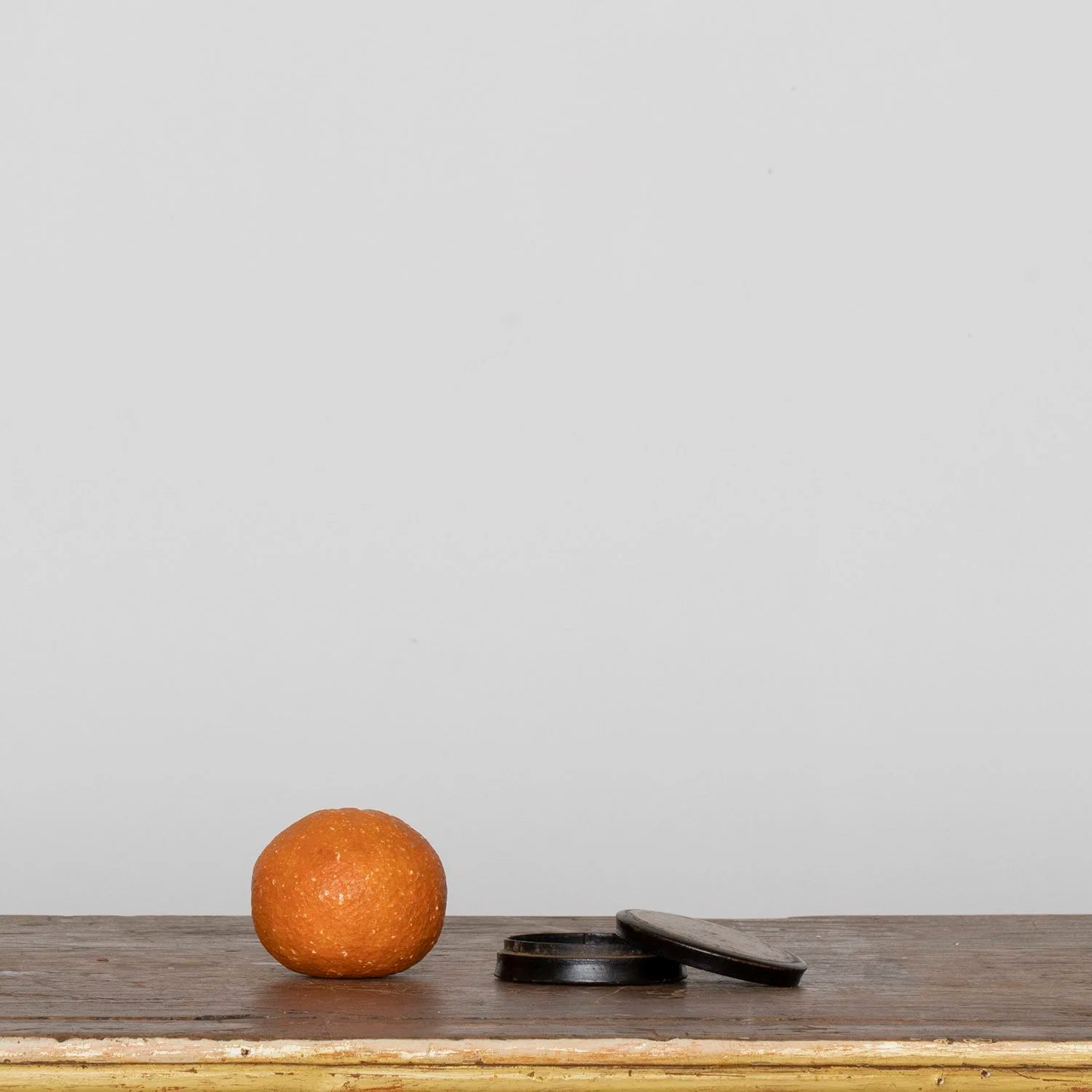 "LIFE IN LONDON" SNUFF BOX