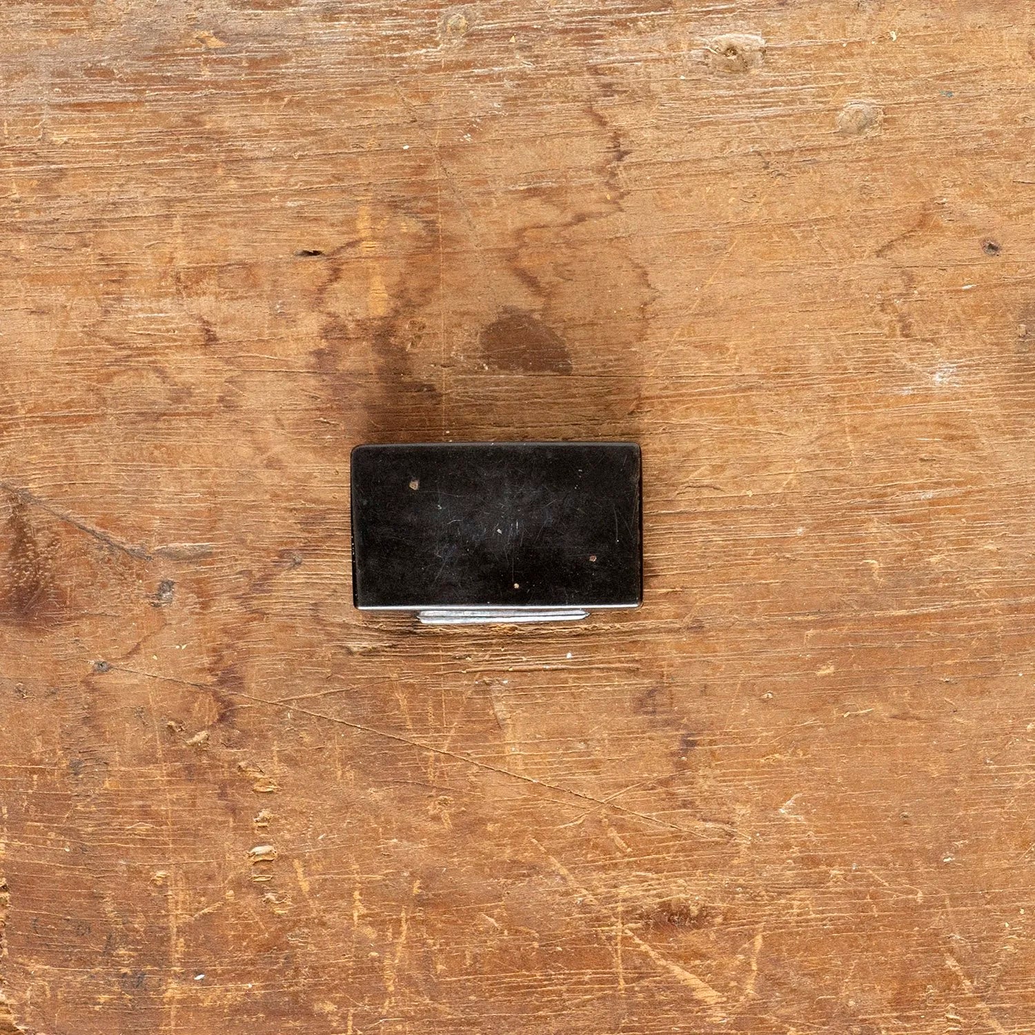 SILVER FLOWER INLAID SNUFF BOX