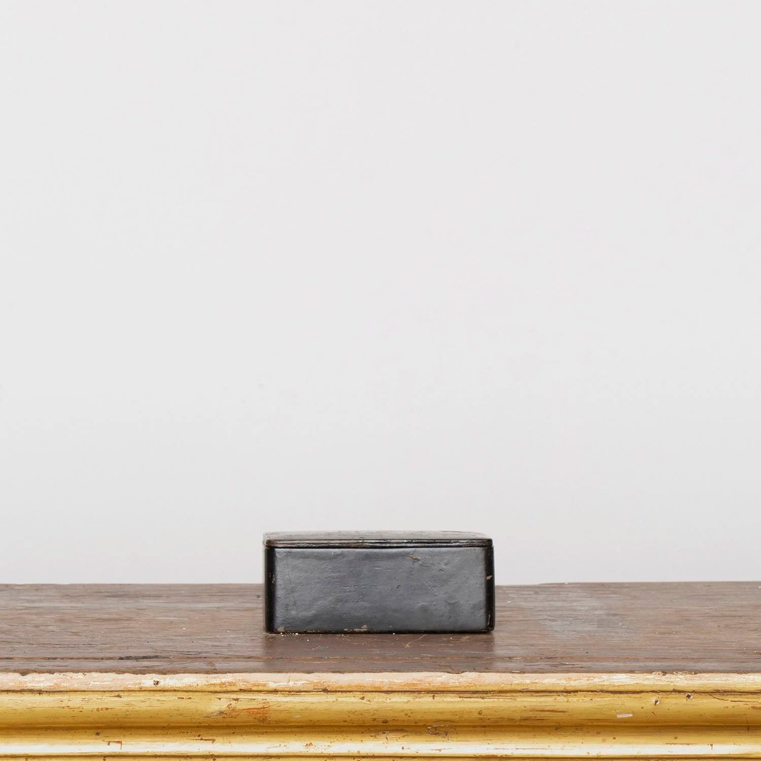 CHINOISERIE SNUFF BOX