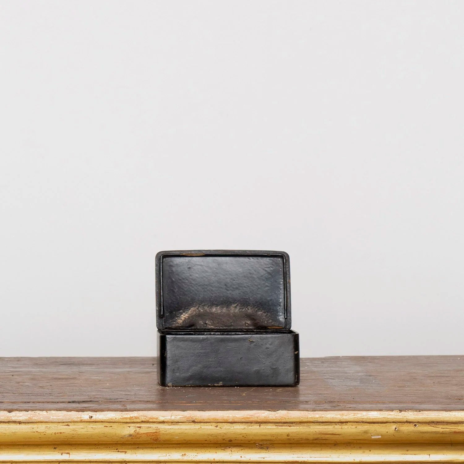 CHINOISERIE SNUFF BOX