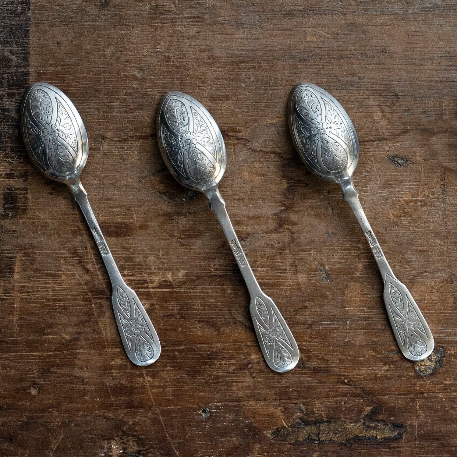 RUSSIAN NIELLO STERLING SILVER SPOONS (SET OF EIGHT)