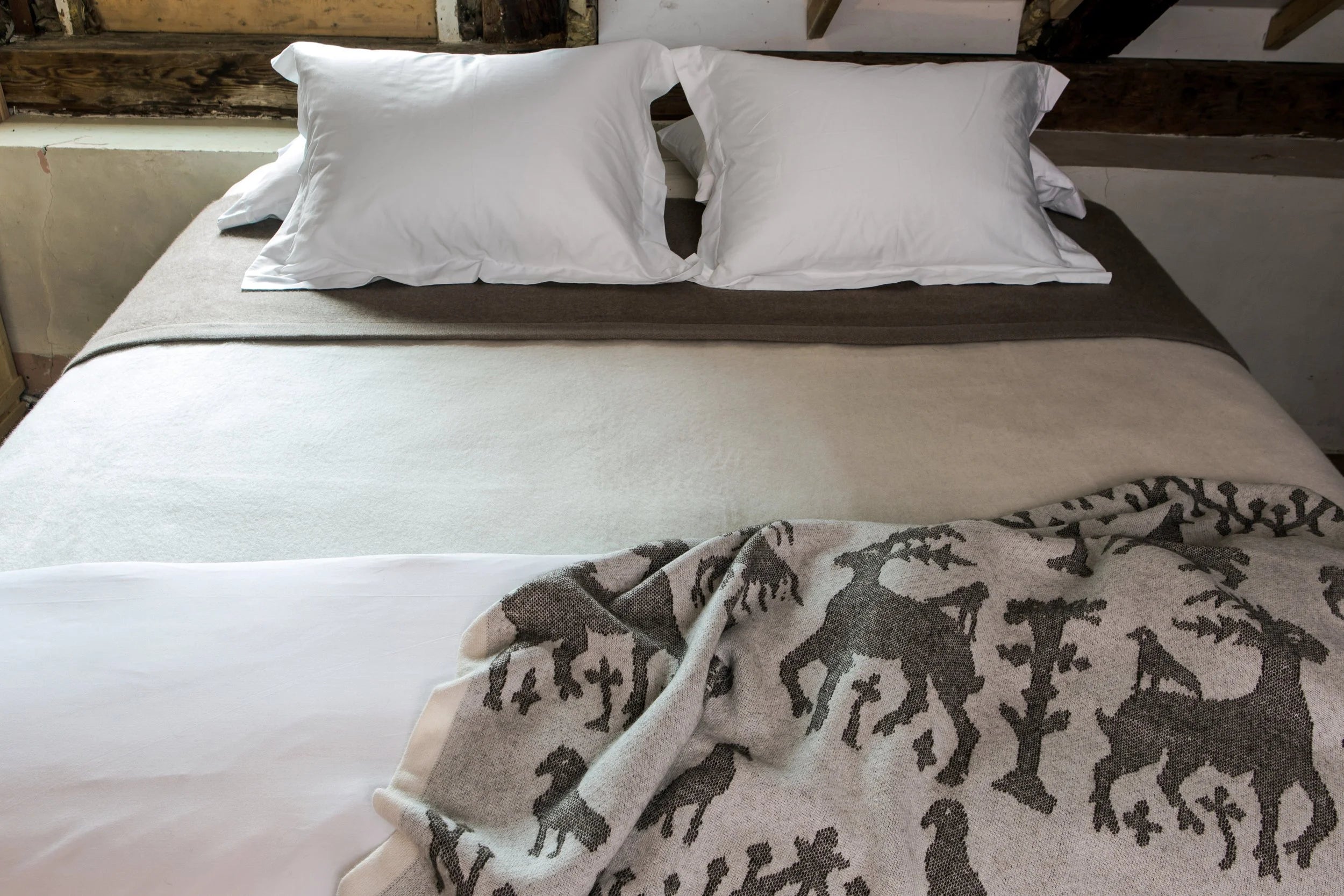 FOLKLORE Cashmere Blanket