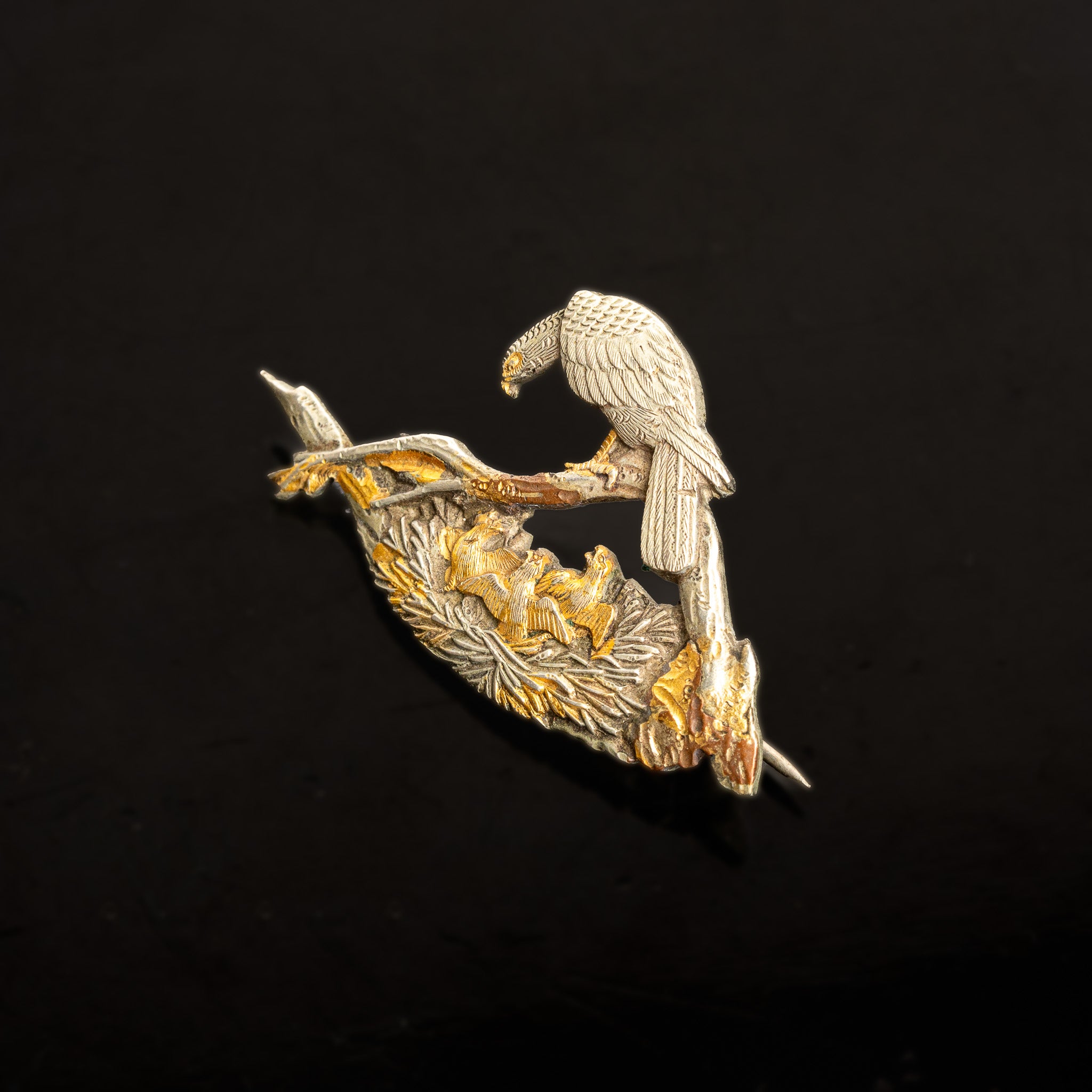 VICTORIAN BIRD MOTHER & NEST GOLD GILT PIN