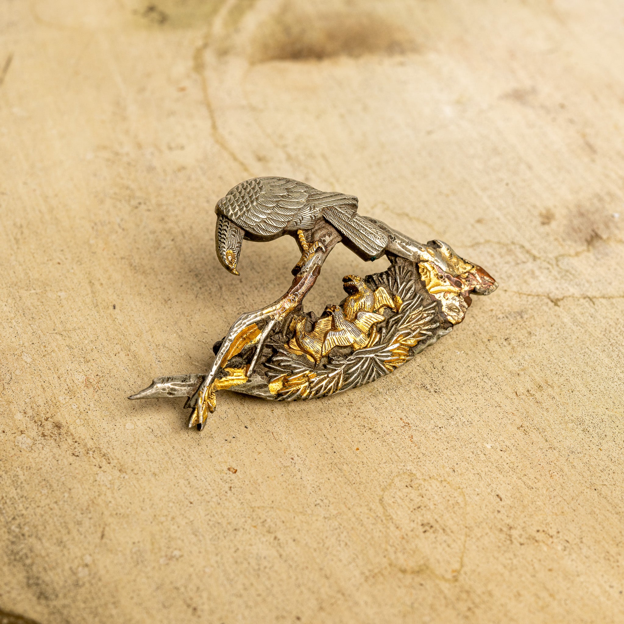 VICTORIAN BIRD MOTHER & NEST GOLD GILT PIN