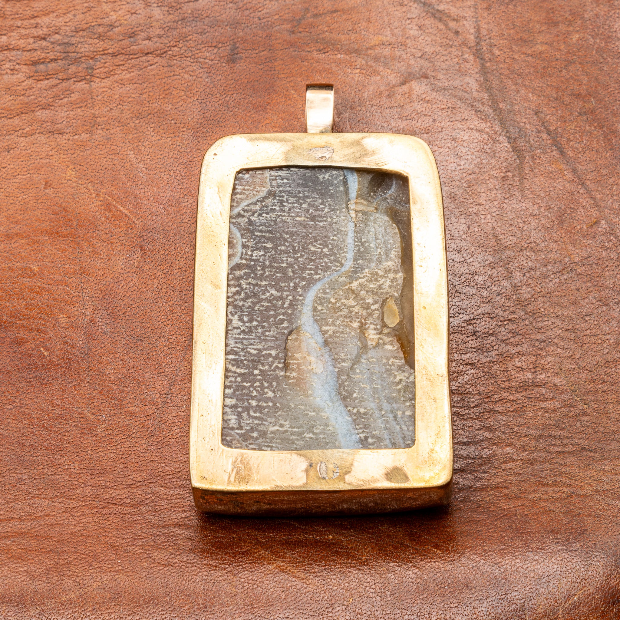 MID-CENTURY SCOTTISH AGATE PENDANT IN 14K GOLD