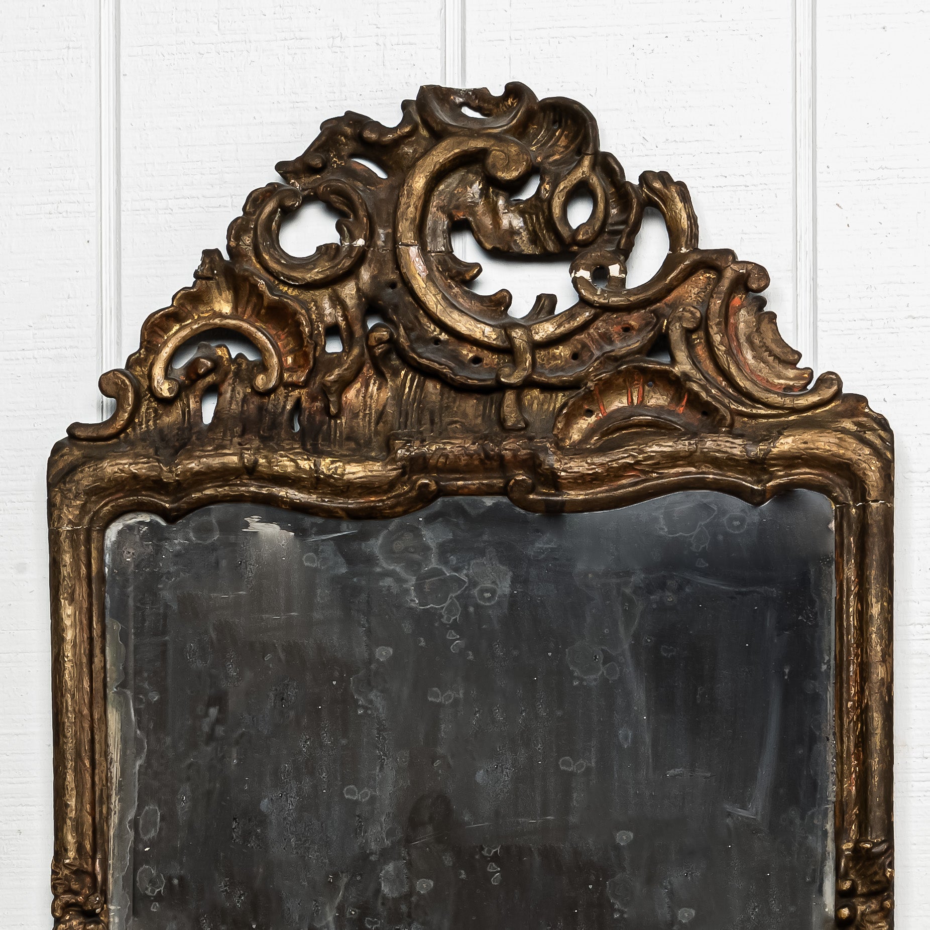 18TH-CENTURY IRISH ROCOCO GILTWOOD MIRROR