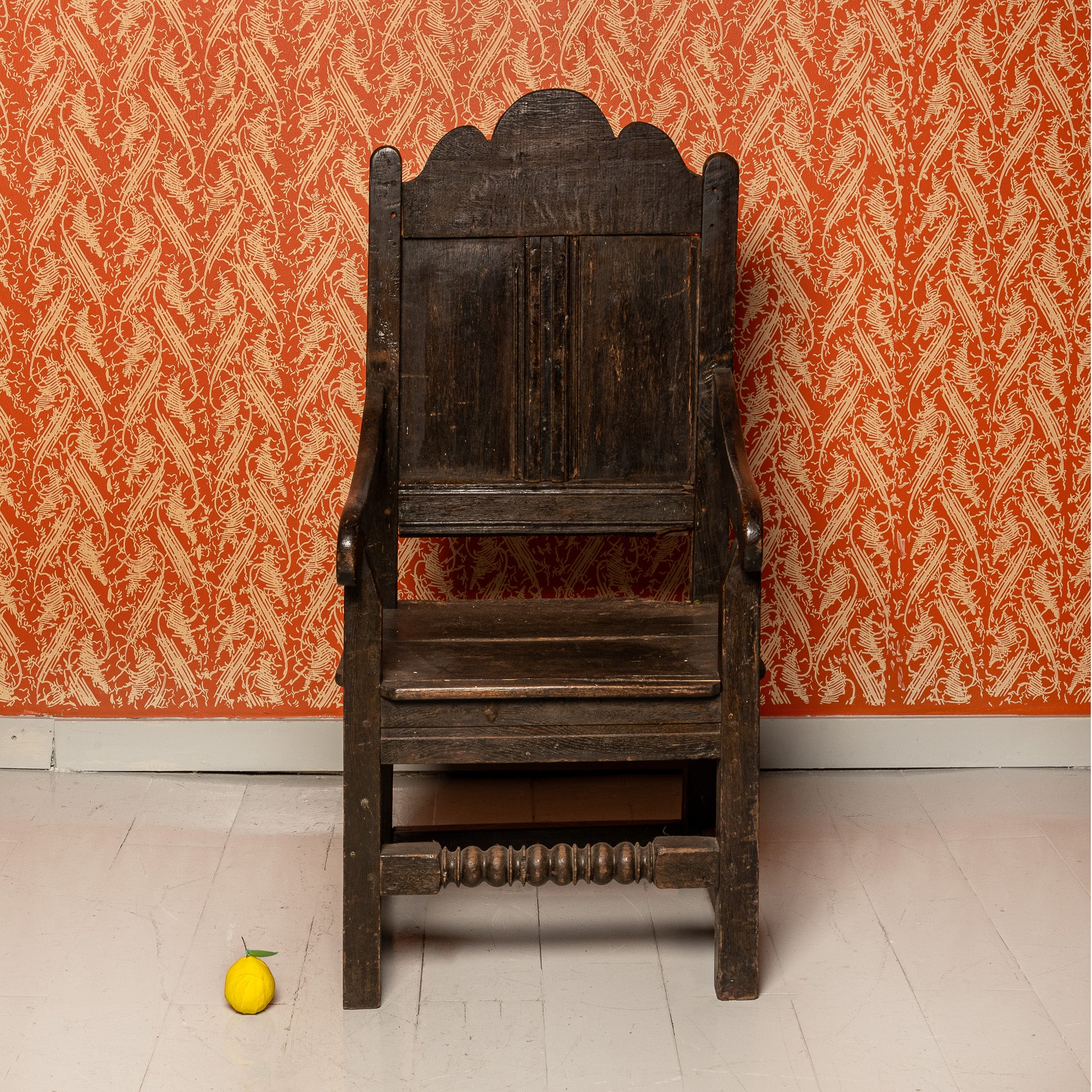 18TH–19TH CENTURY ENGLISH OAK WAINSCOT ARMCHAIR
