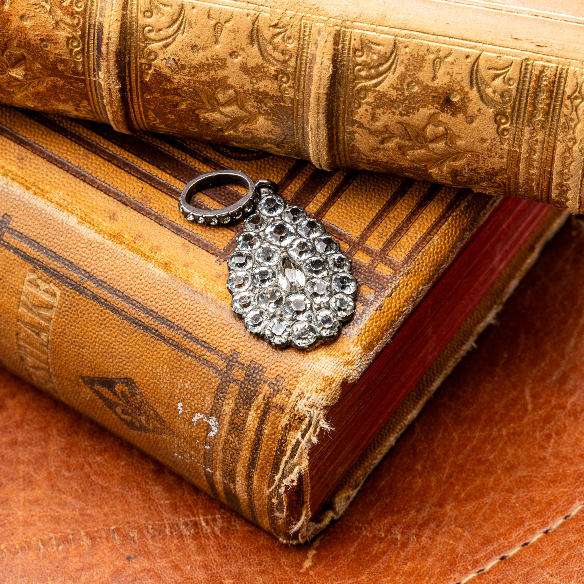 LATE GEORGIAN SILVER AND FOIL-BACKED PASTE PENDANT DROP