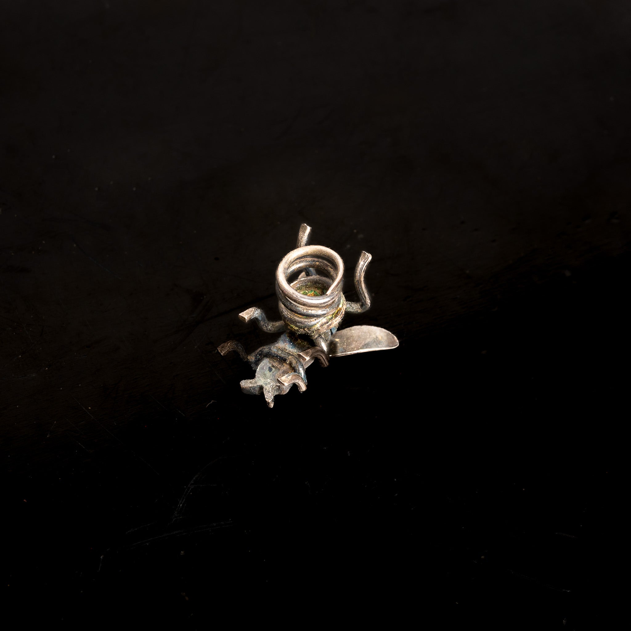 VICTORIAN SILVER INSECT FORM SCREW PIN