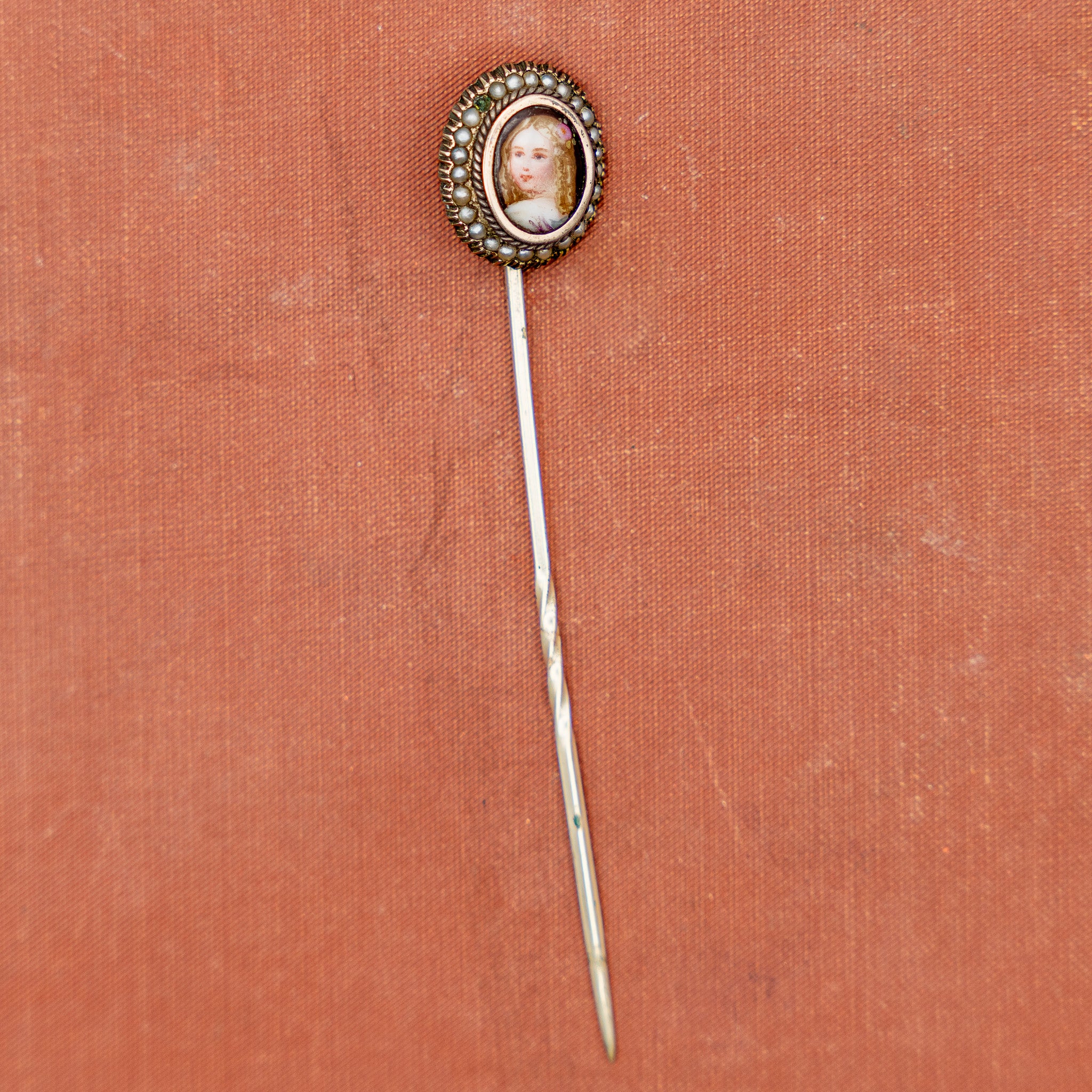 VICTORIAN PORTRAIT MINIATURE STICK PIN IN GOLD WITH SEED PEARLS