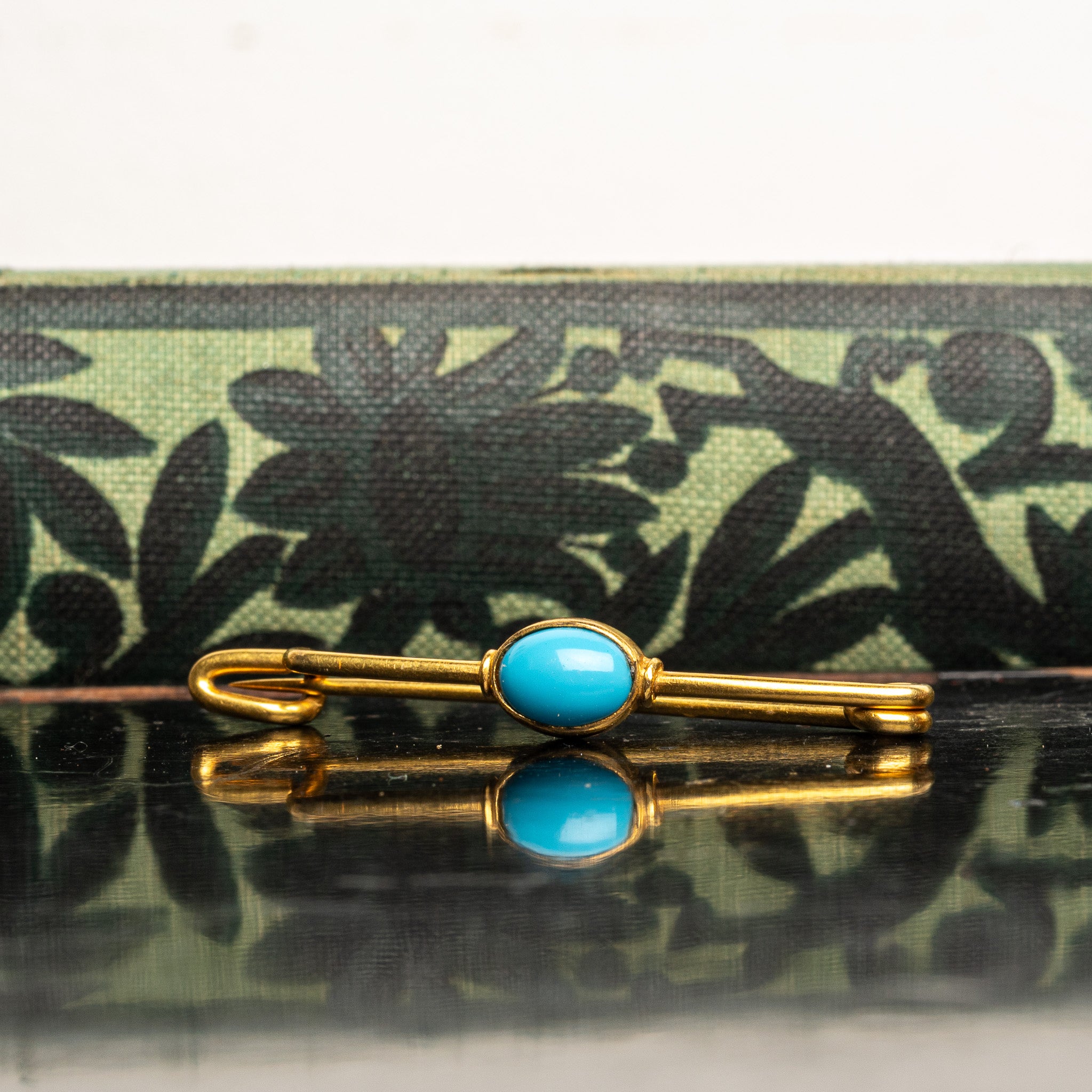 VICTORIAN GOLD AND TURQUOISE SAFETY PIN BROOCH