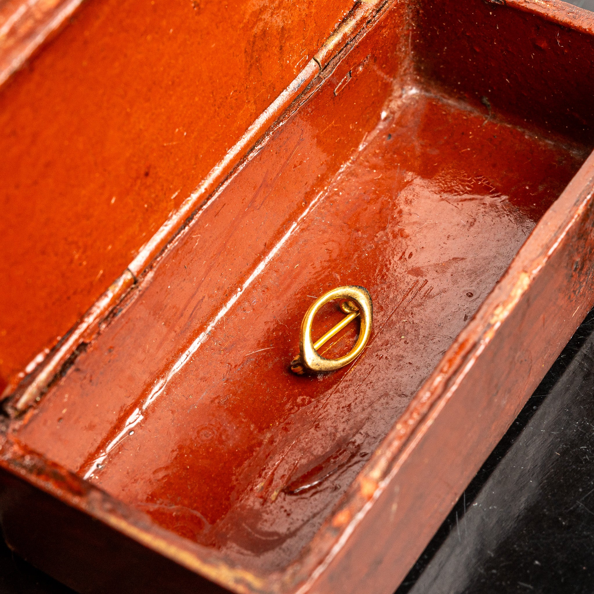 EDWARDIAN OVAL DRESS PIN IN GOLD FILL