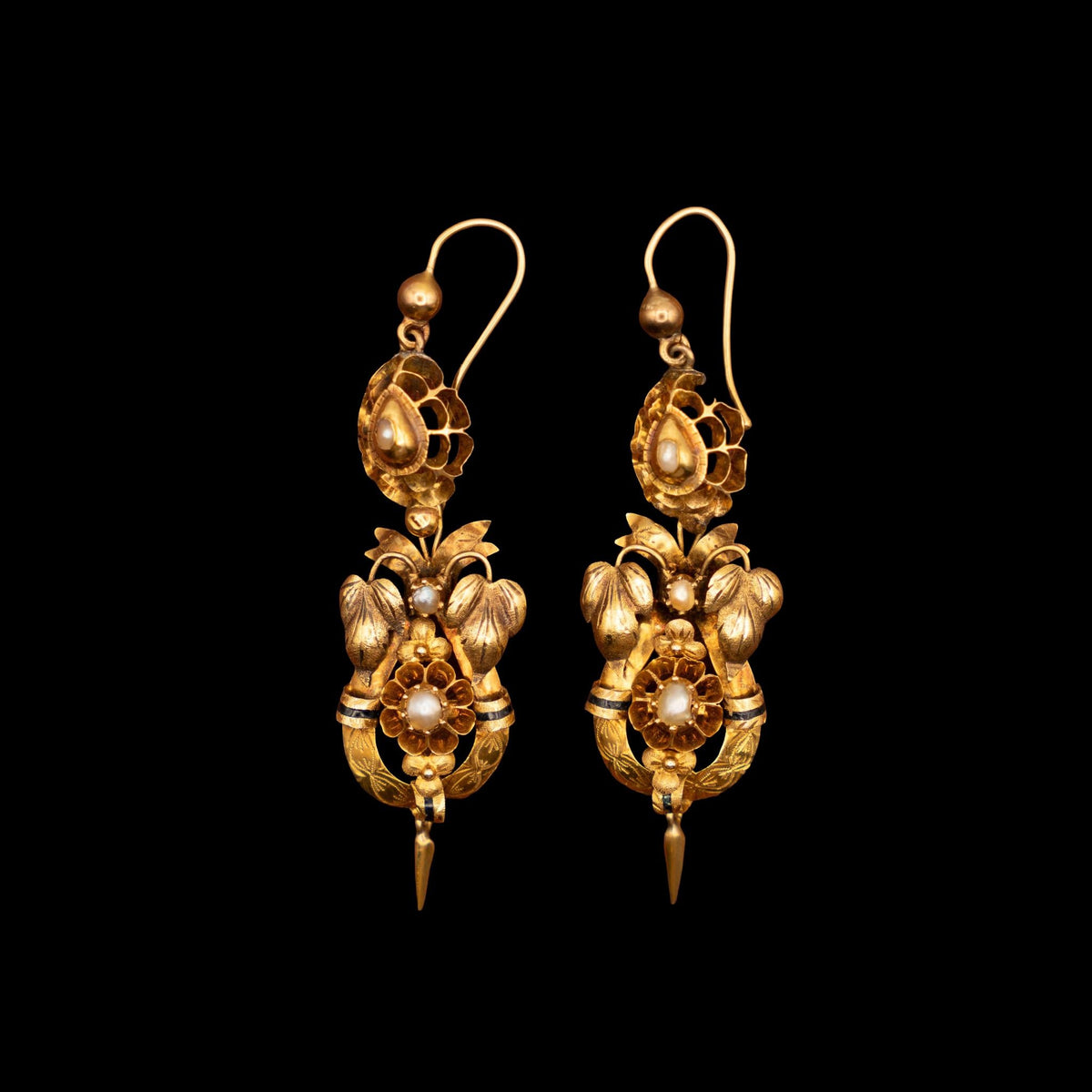 18TH CENTURY SPANISH GOLD AND PEARL EARRINGS, catalog view