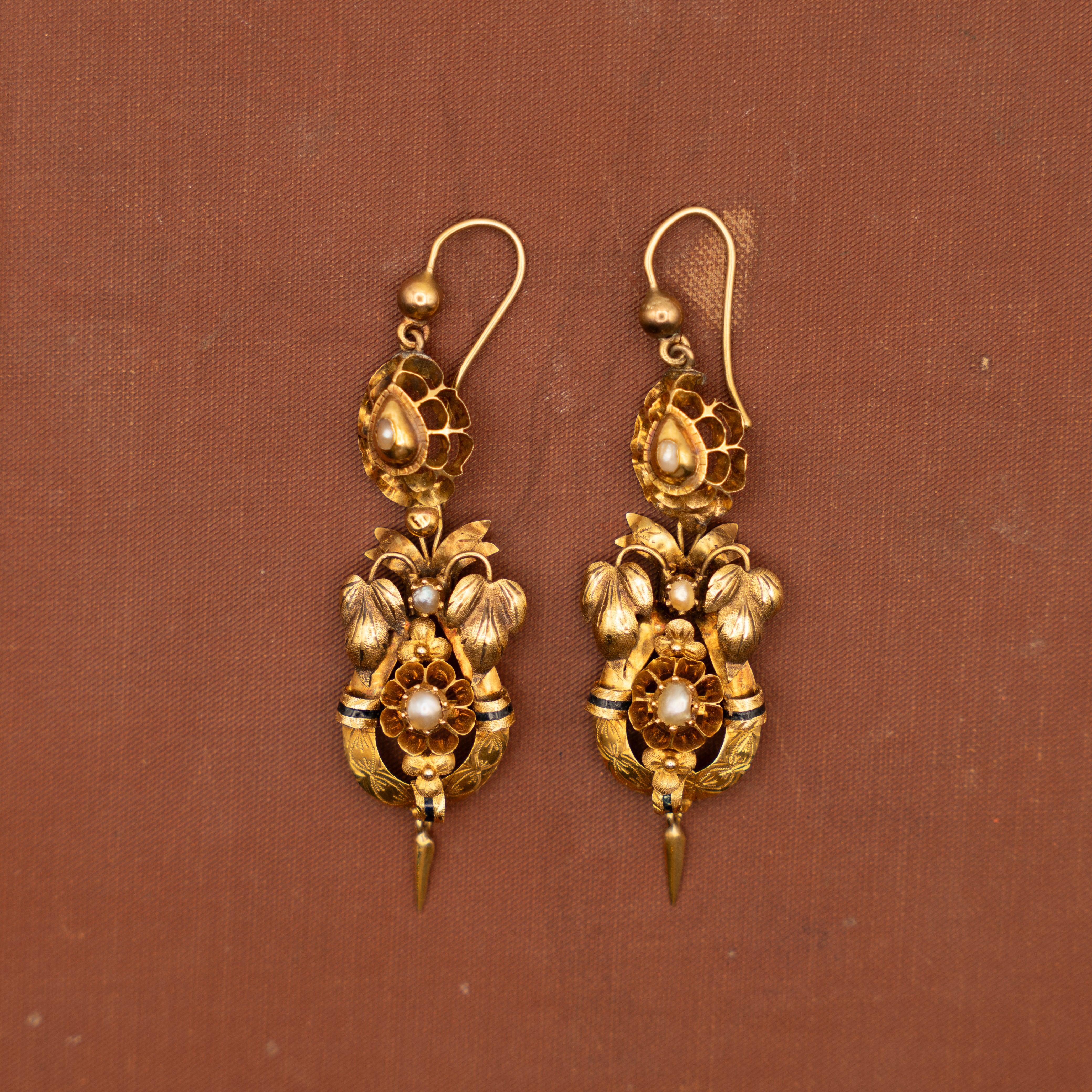 18TH-CENTURY SPANISH GOLD AND PEARL EARRINGS